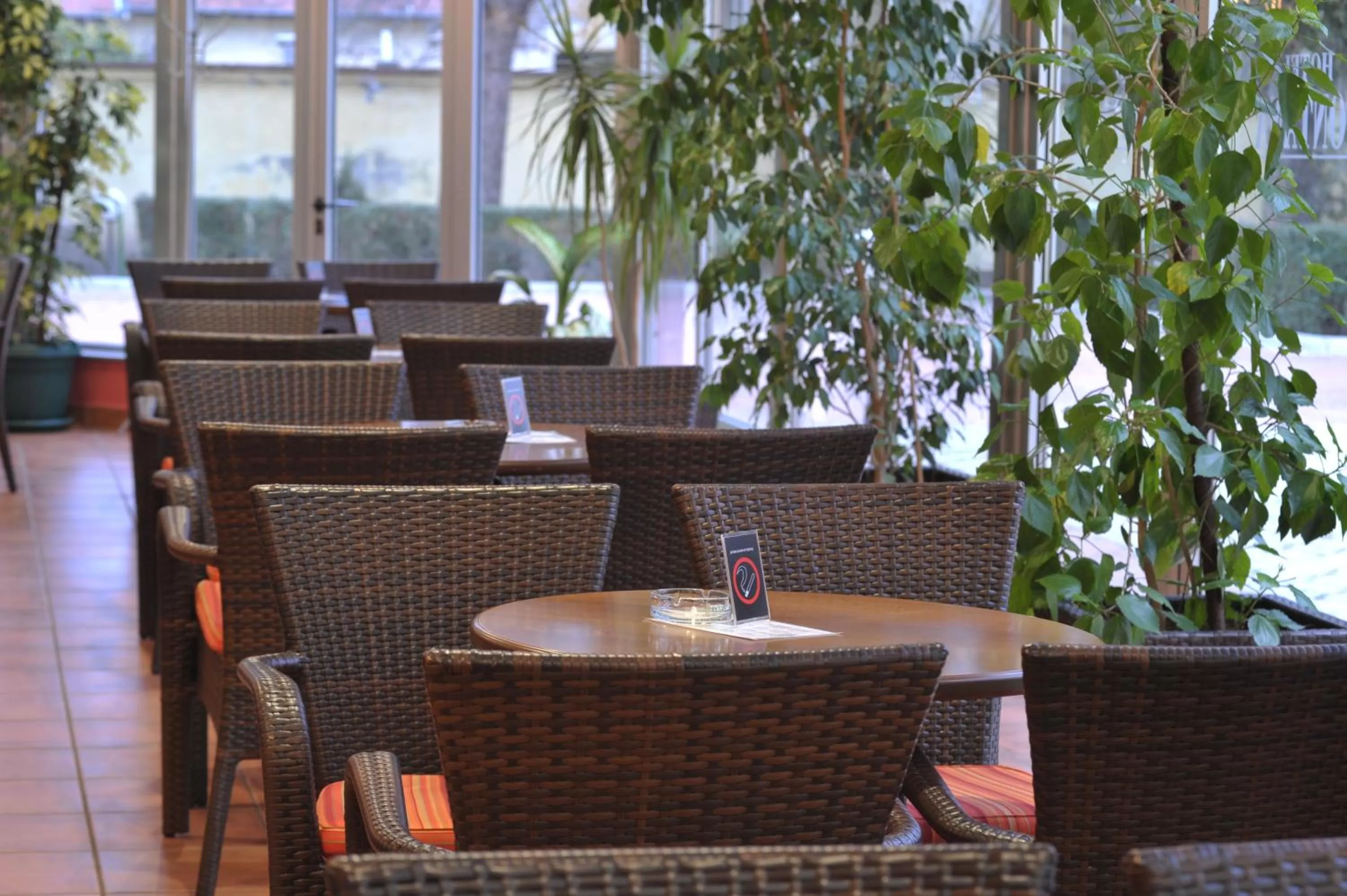 Restaurant/Places to Eat in Hotel Fontana