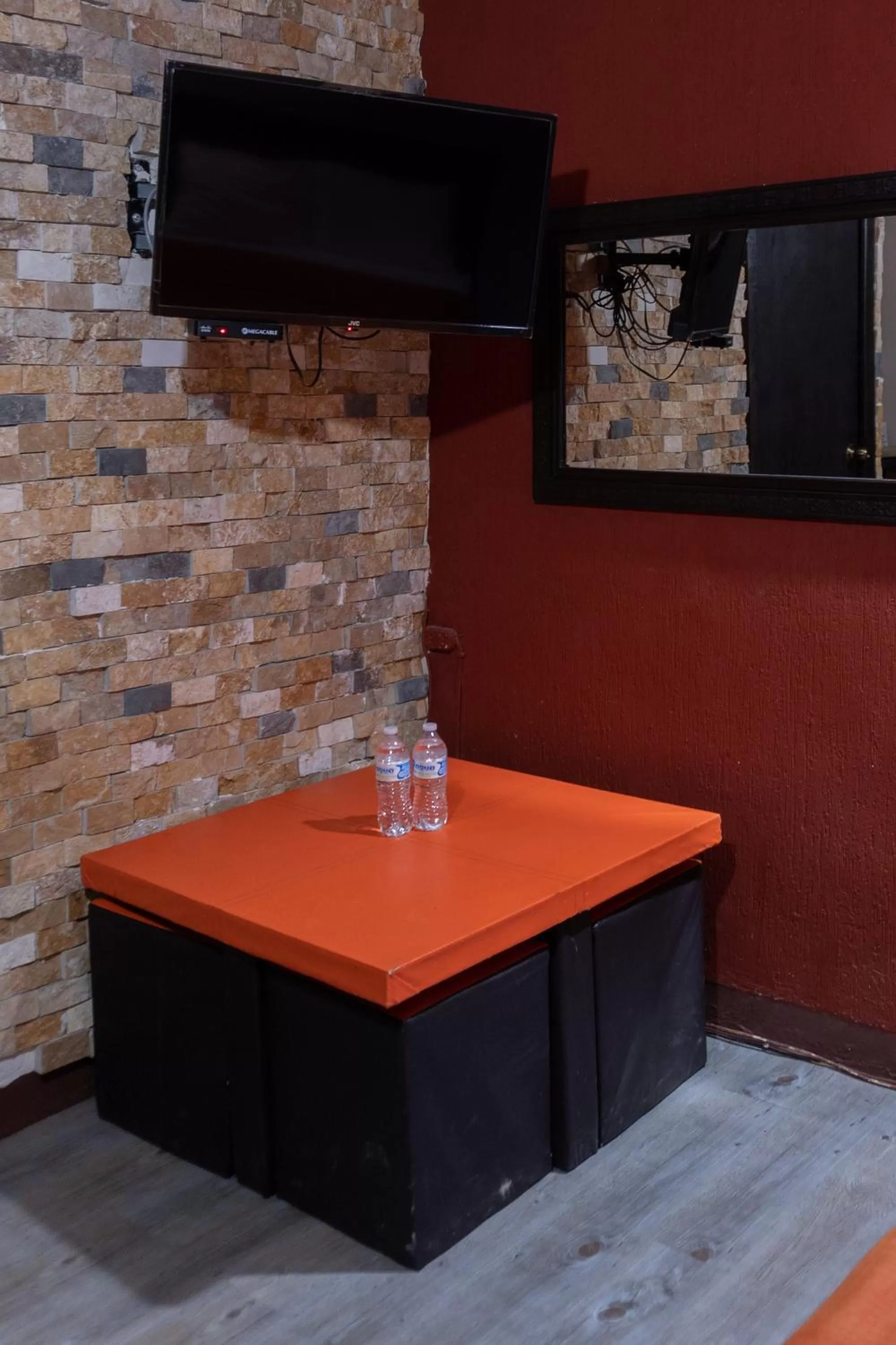 TV and multimedia in Hotel Makarios