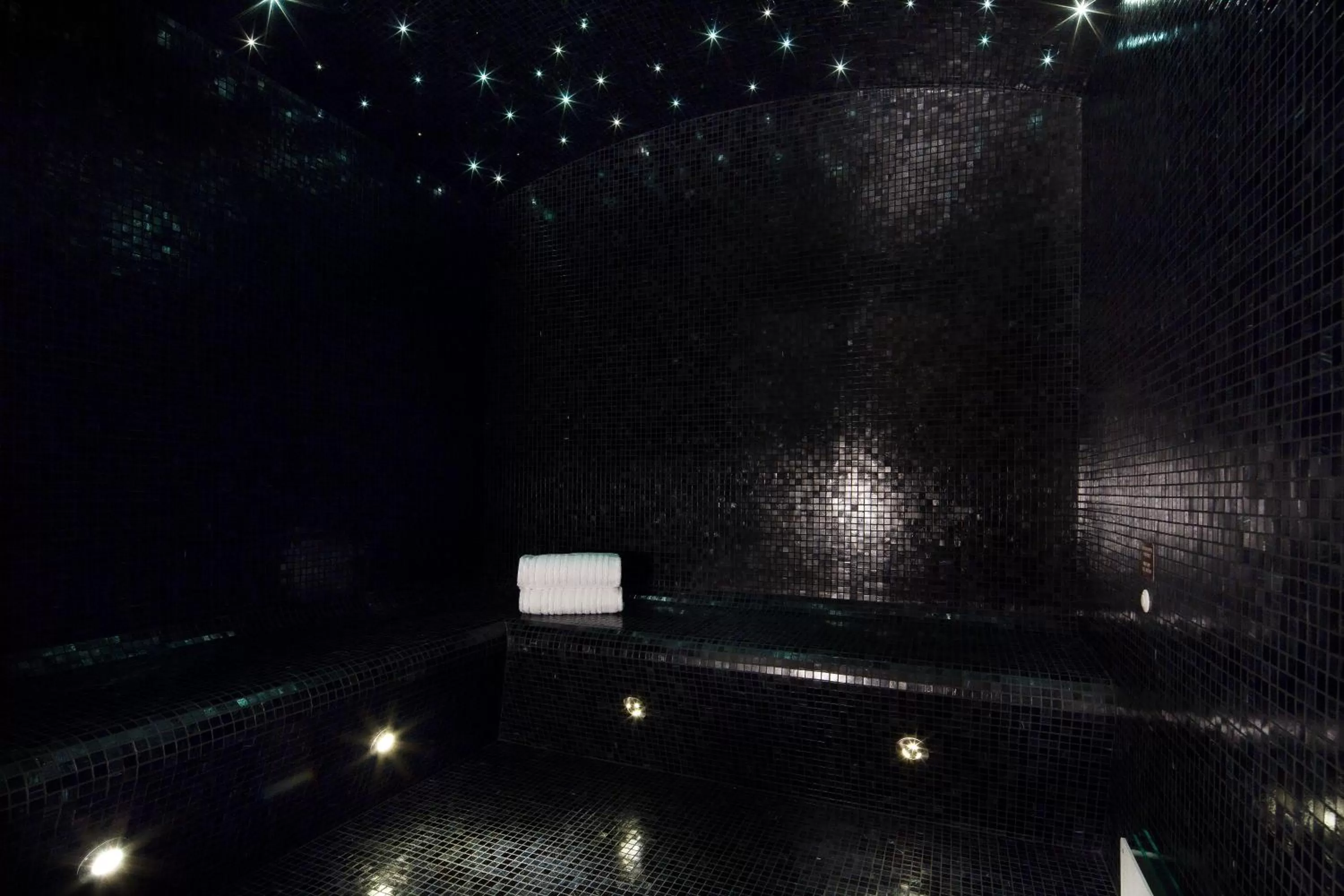 Steam room in Hotel Monge