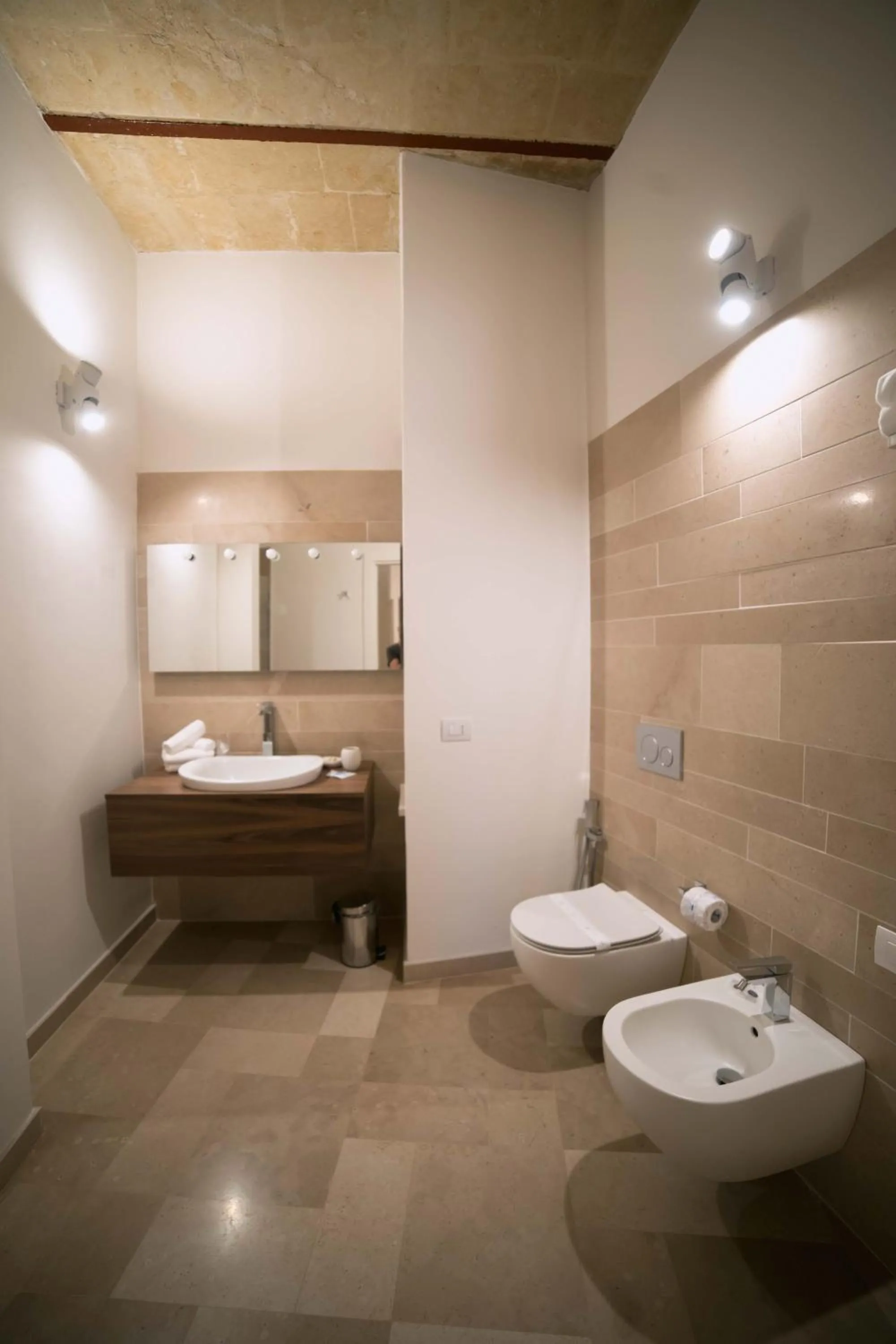 Toilet in Albergo Del Sedile