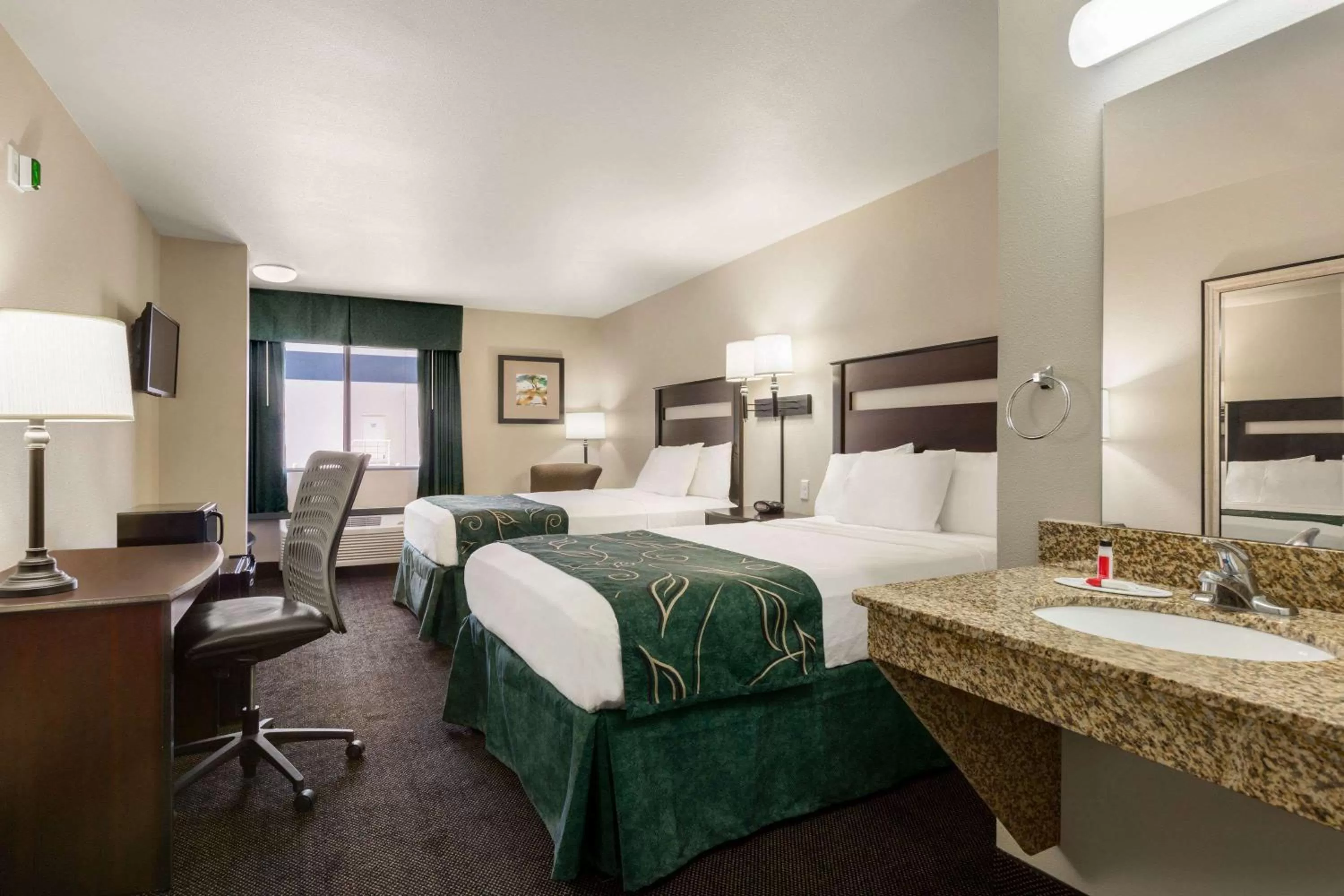 Photo of the whole room, Bed in Travelodge by Wyndham Santa Teresa