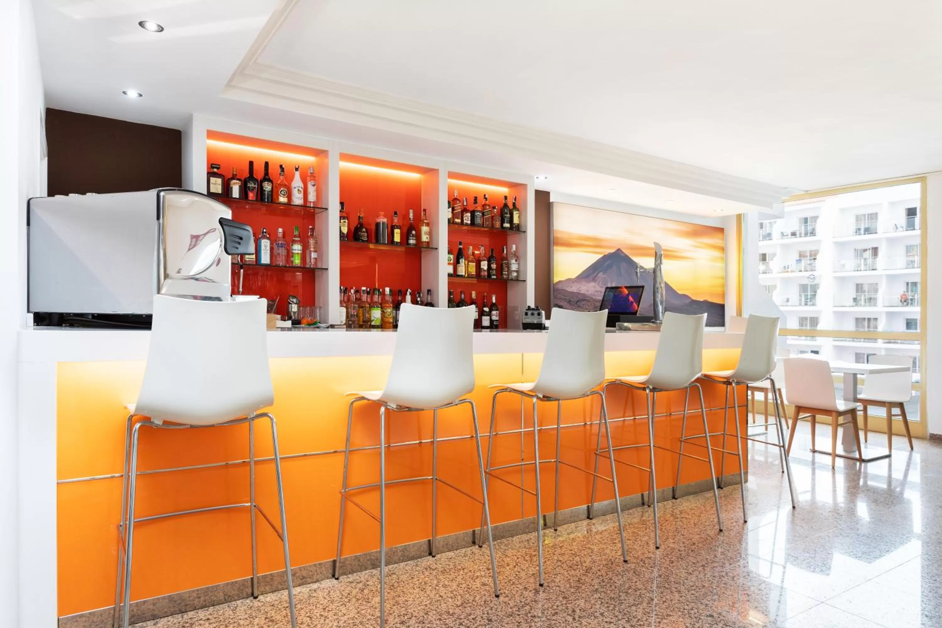 Lounge or bar in Globales Tamaimo Tropical