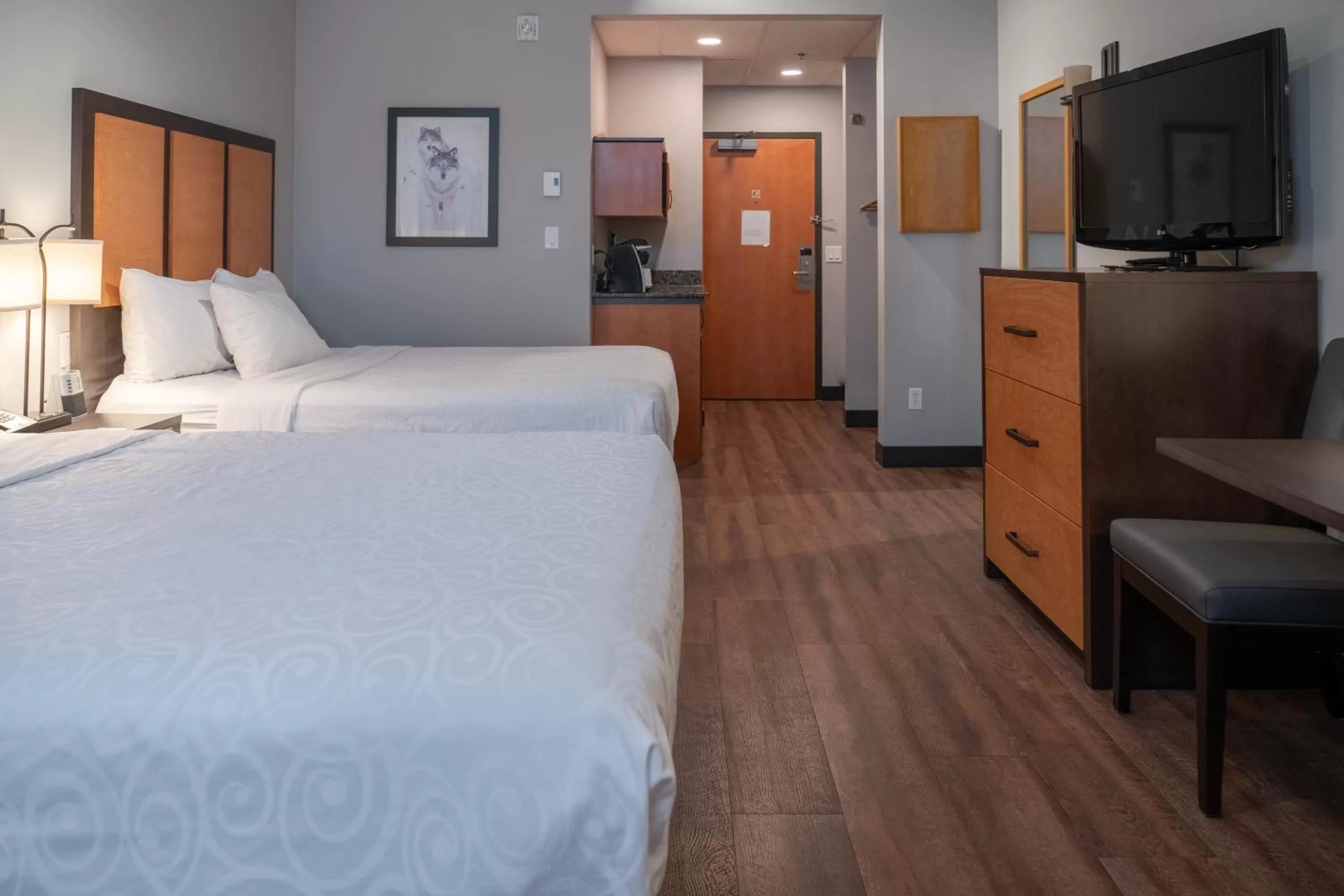 Photo of the whole room, Bed in Pocaterra Inn & Waterslide