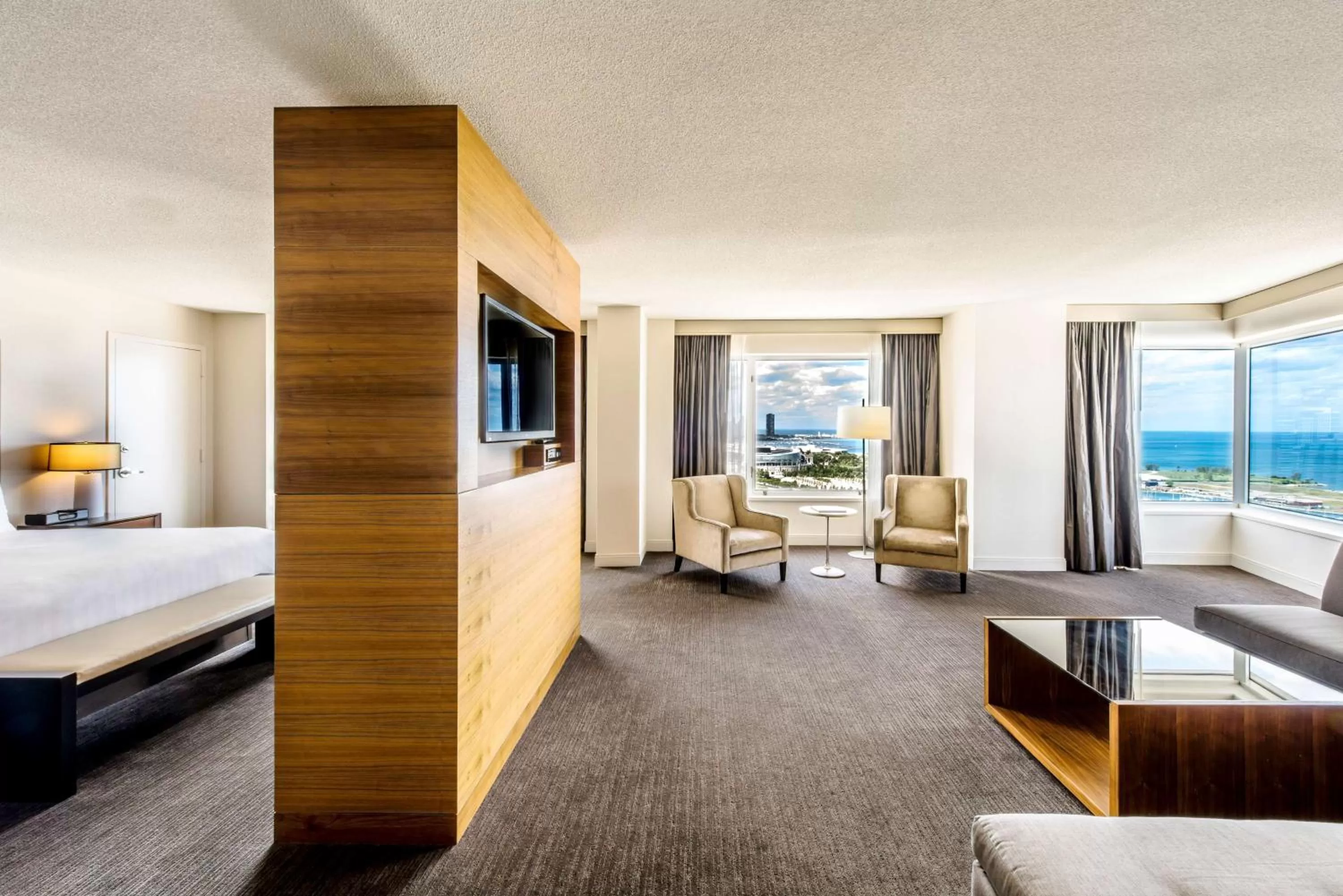 Photo of the whole room, Bed in Hyatt Regency McCormick Place Chicago