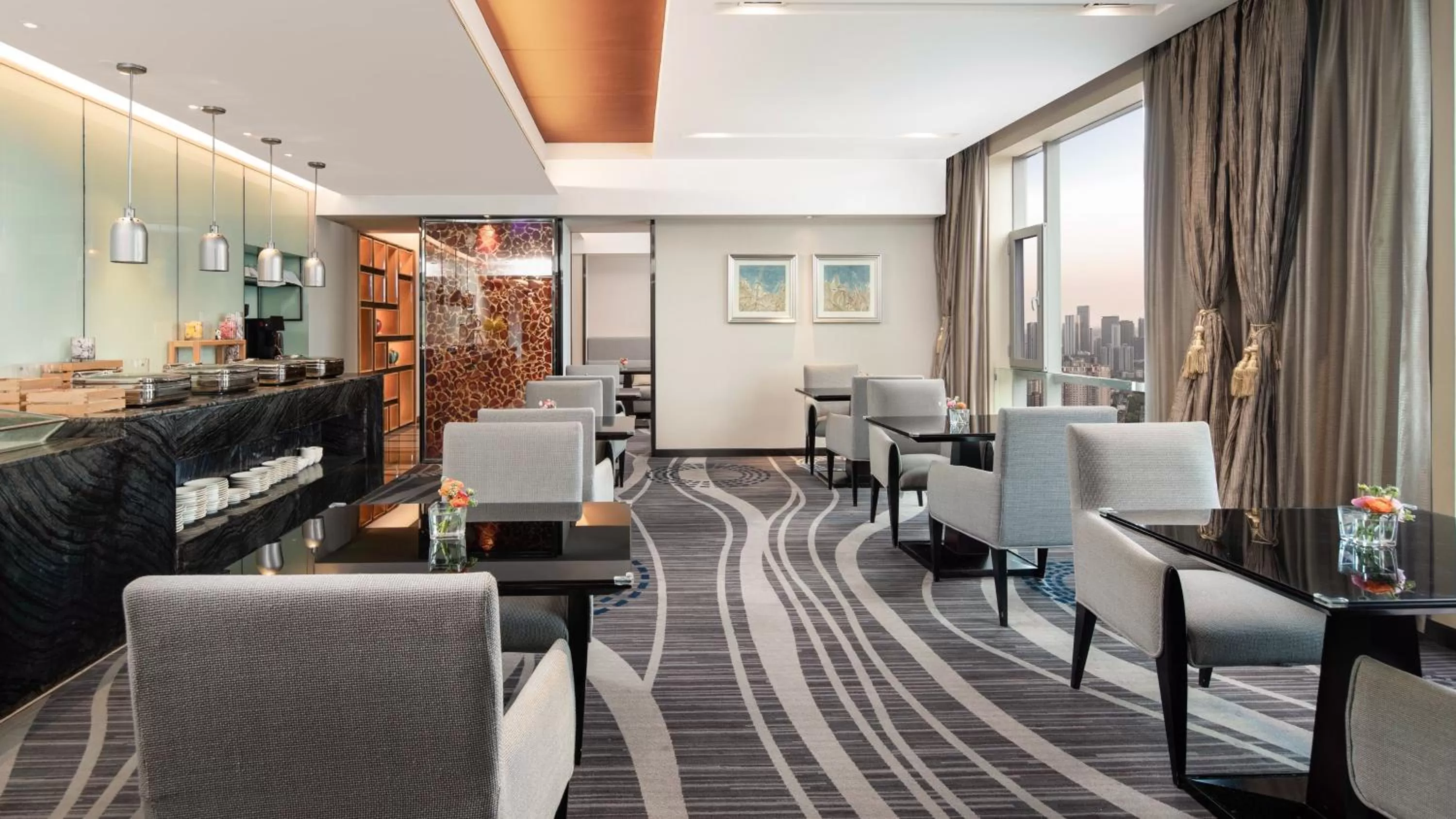 Lounge or bar in Holiday Inn Chengdu Oriental Plaza