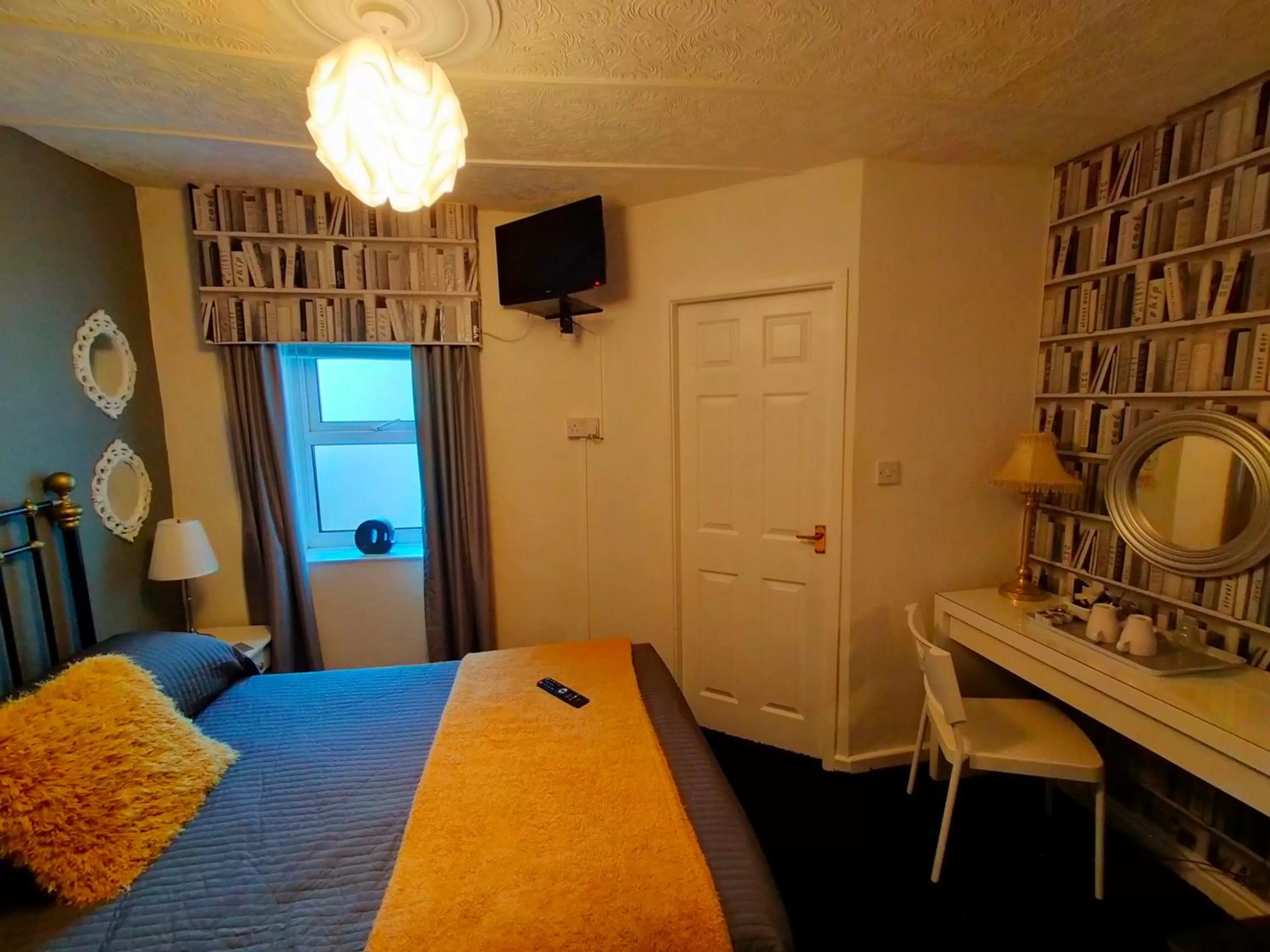 Bed in Hotel Babylon