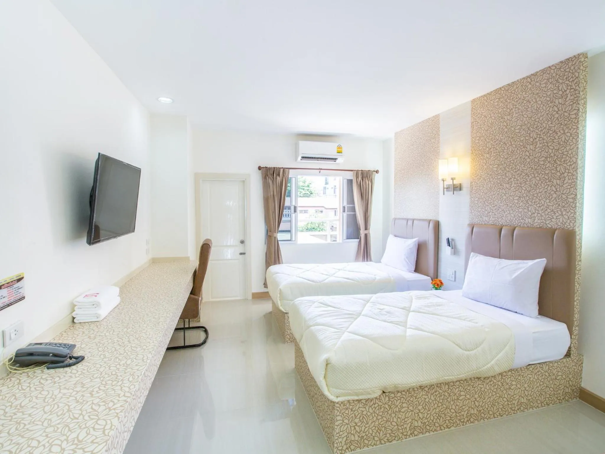 Bedroom, Bed in P.A. Thani Hotel