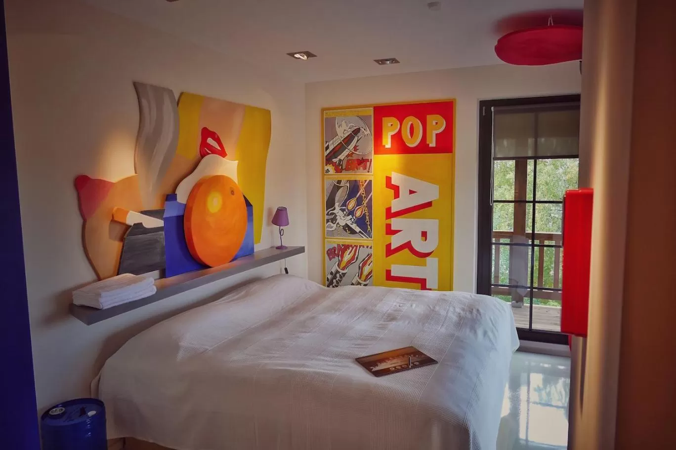 Bedroom, Bed in Road Stop Mettmann