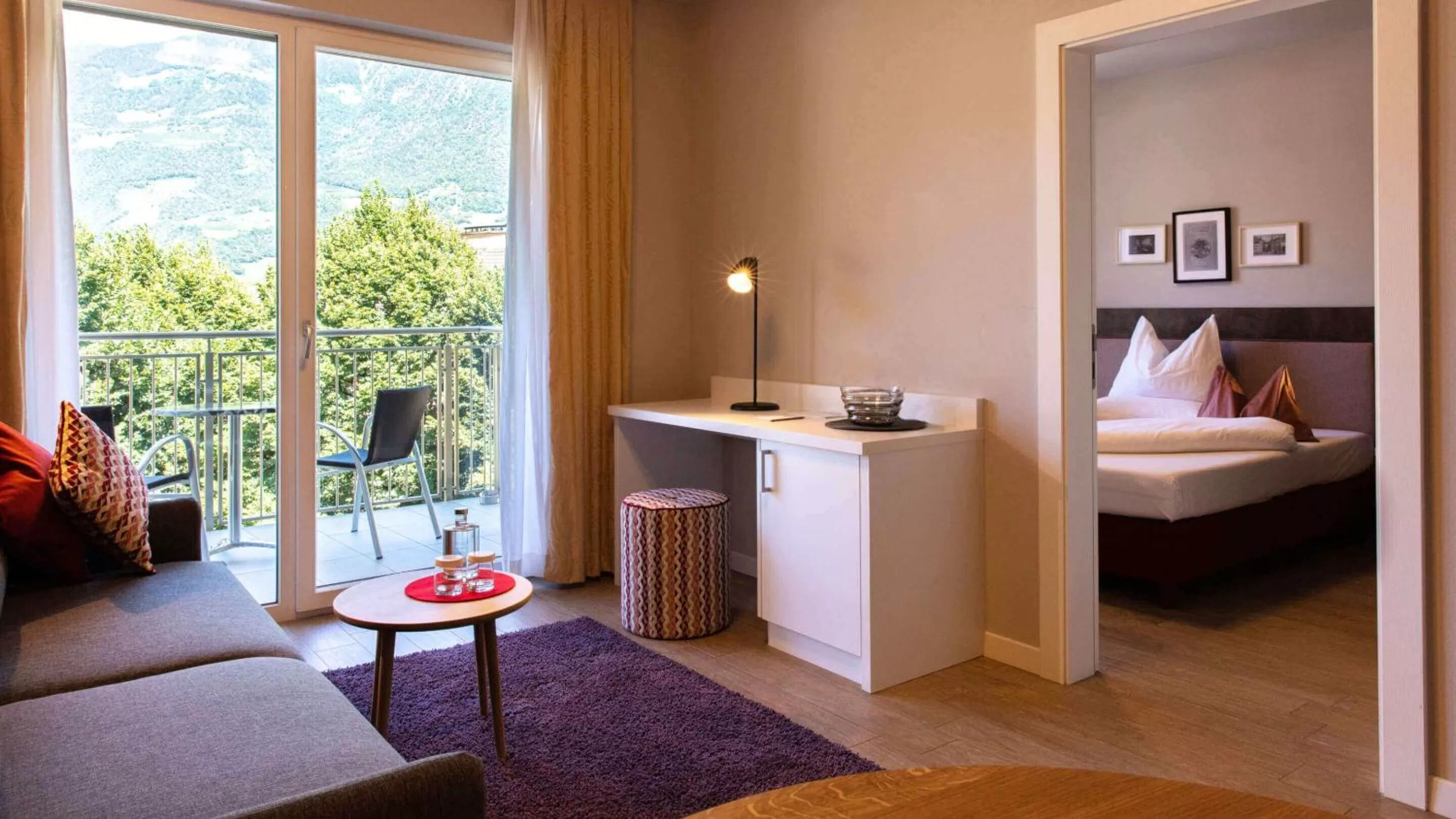 Balcony/Terrace, Bed in City Hotel Merano