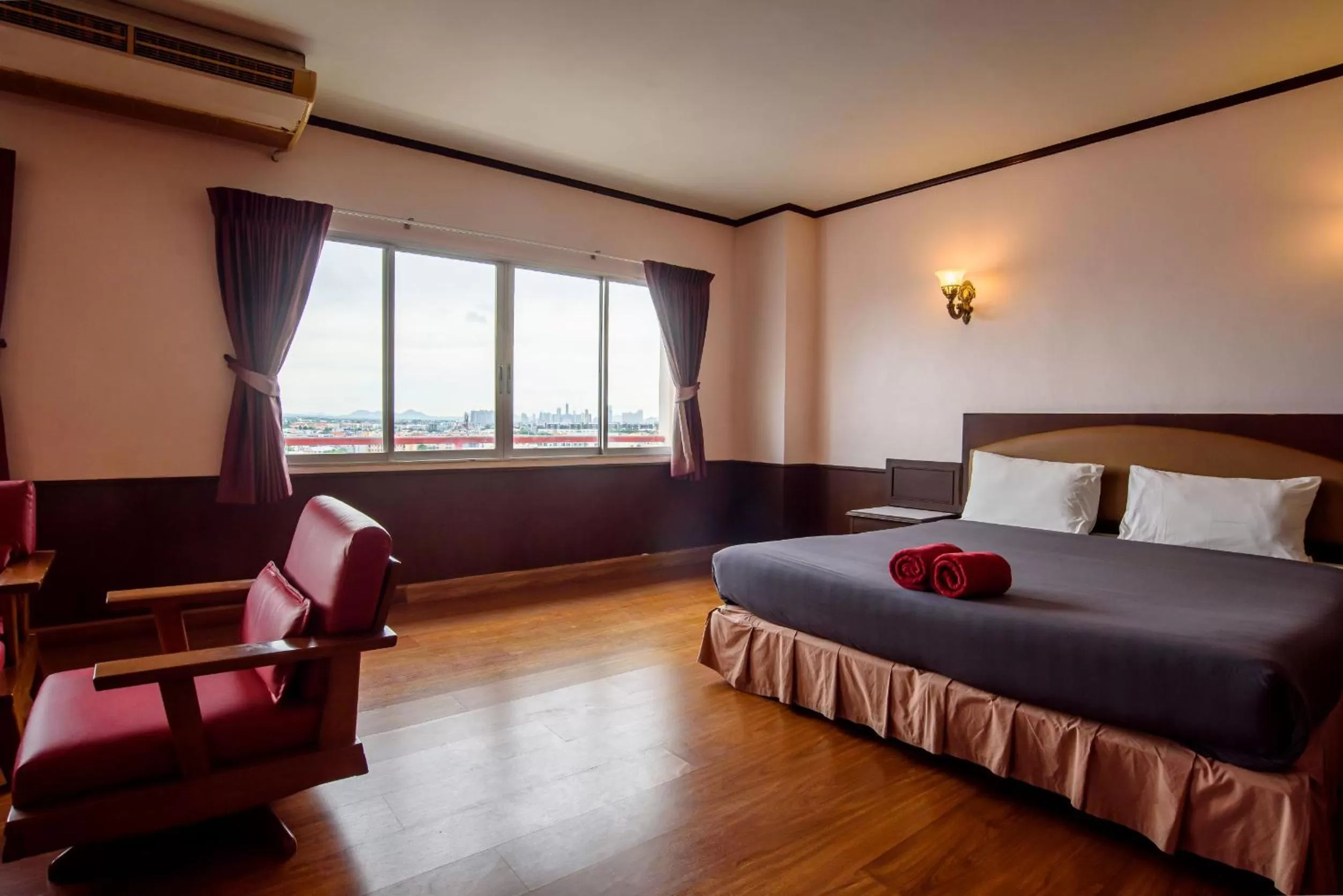 Bed in Marine Yensabai Pattaya