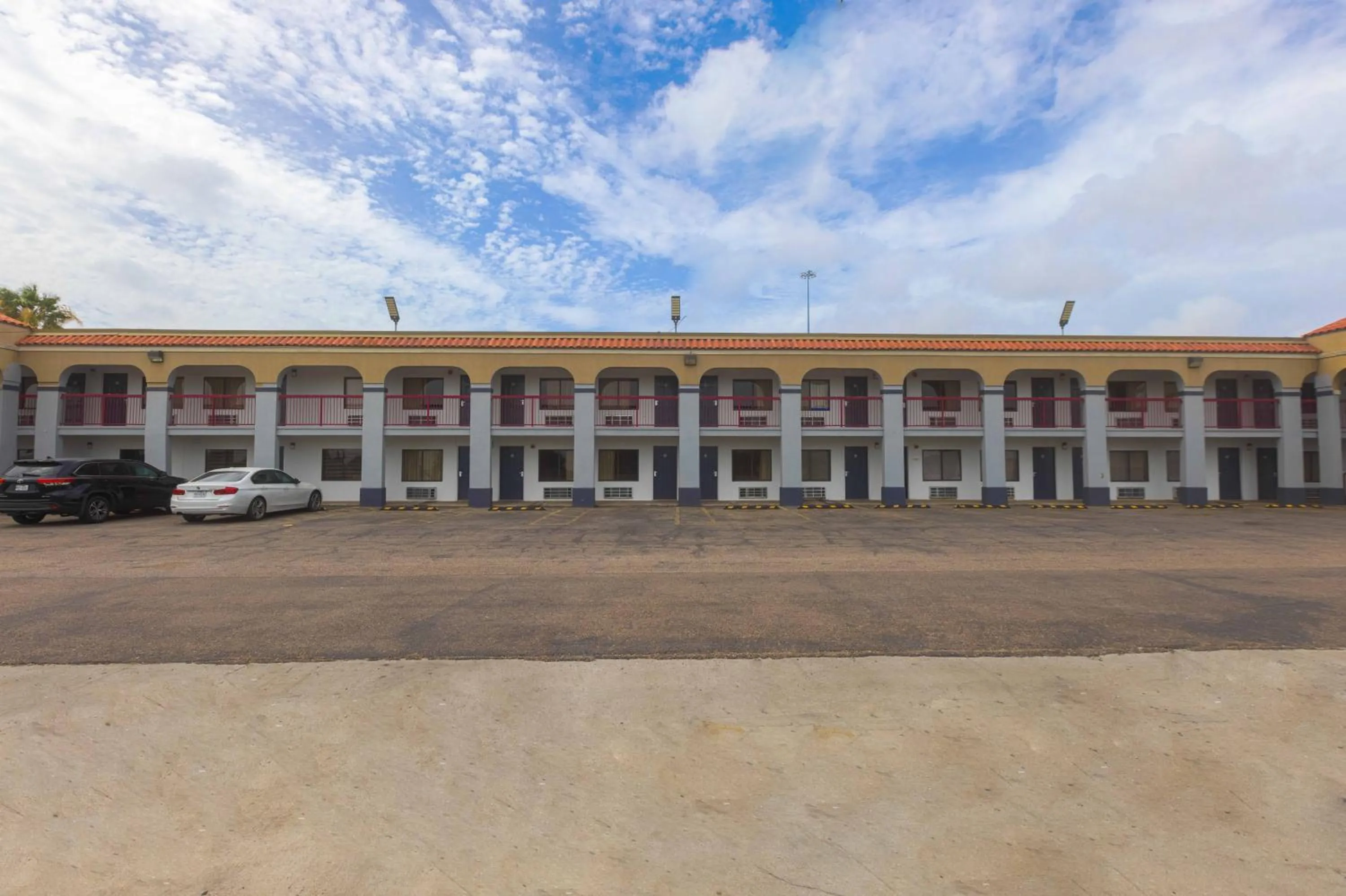 Parking in Coastal Inn Corpus Christi
