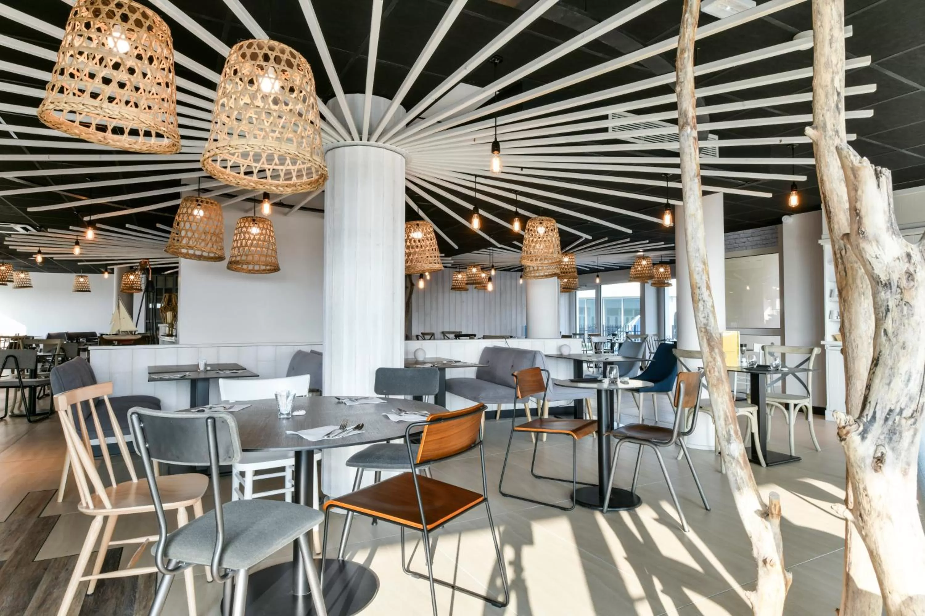 Restaurant/places to eat in ibis styles La Rochelle Thalasso Chatelaillon