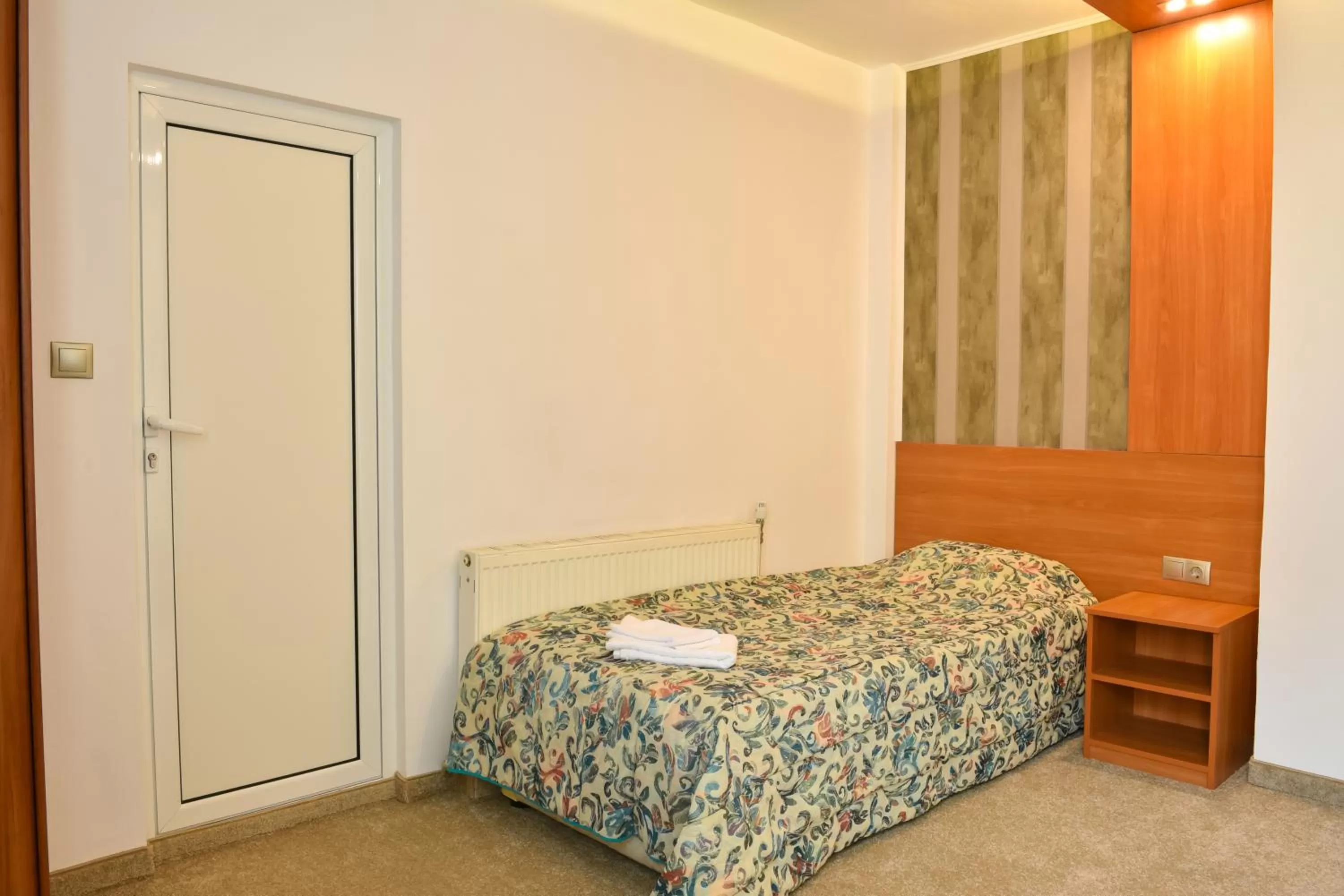 Bed in Hotel Rothmans-Breakfast - Free parking - Lobby