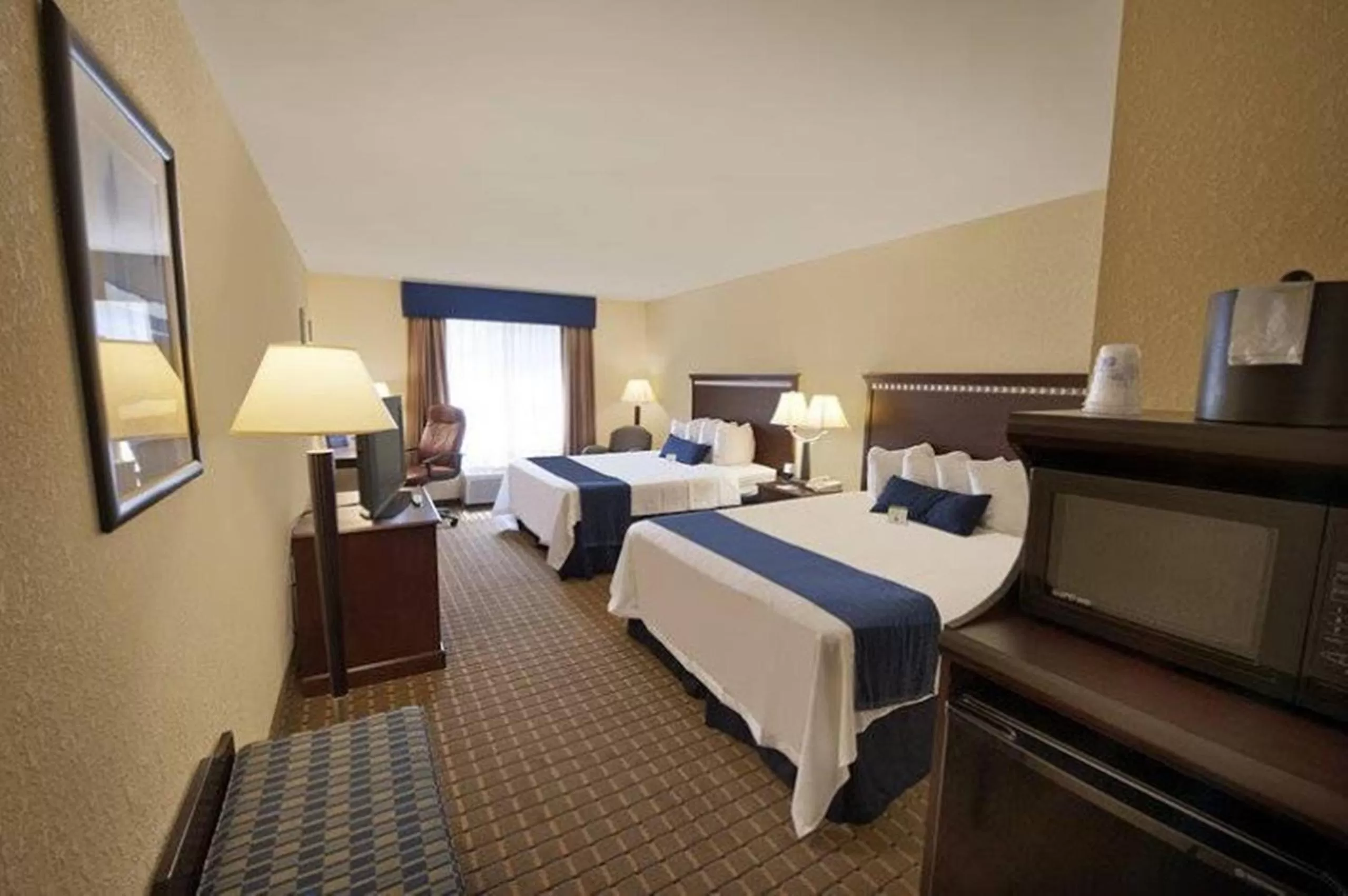 Holiday Inn Express and Suites Allentown West by IHG
