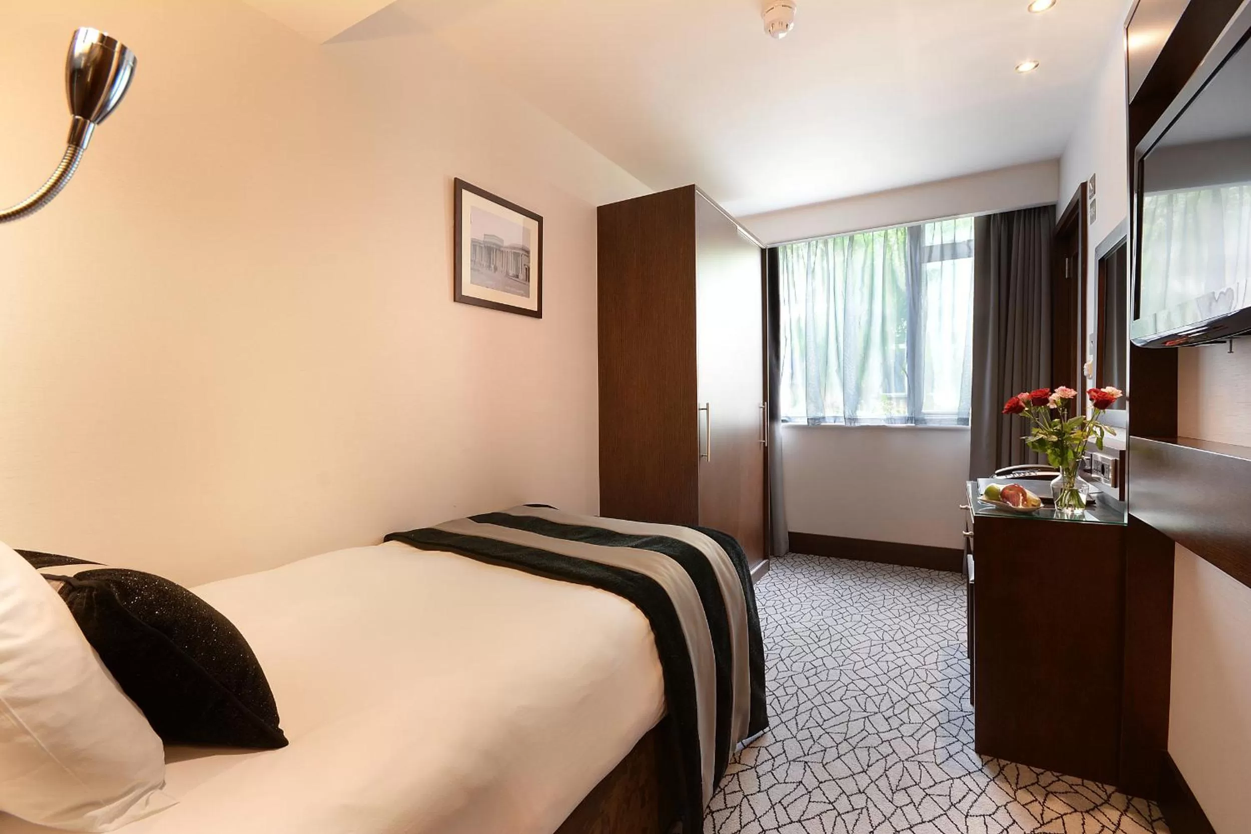 Bedroom, Bed in Park Grand London Lancaster Gate
