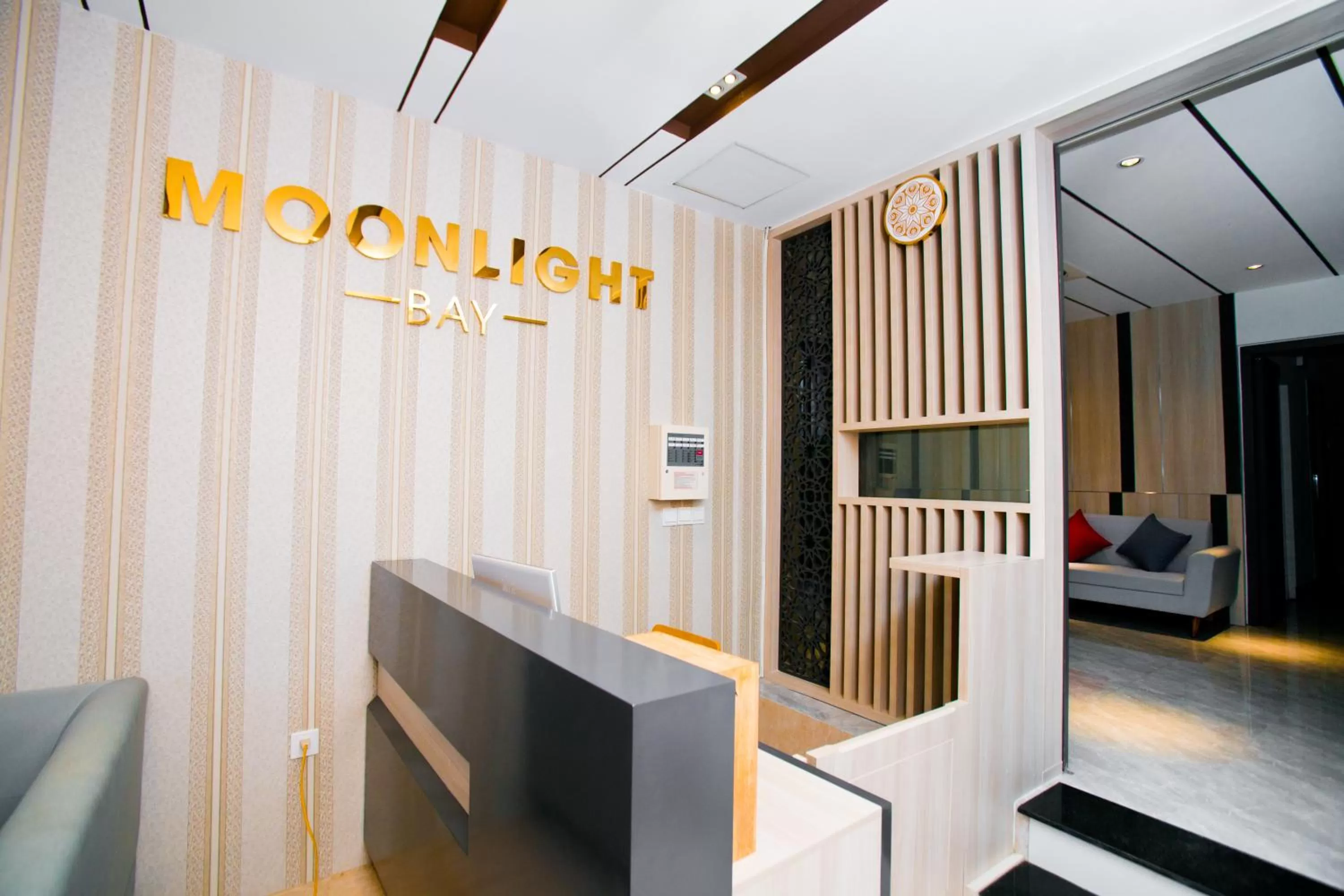 Moonlight Bay Hotel & Apartment