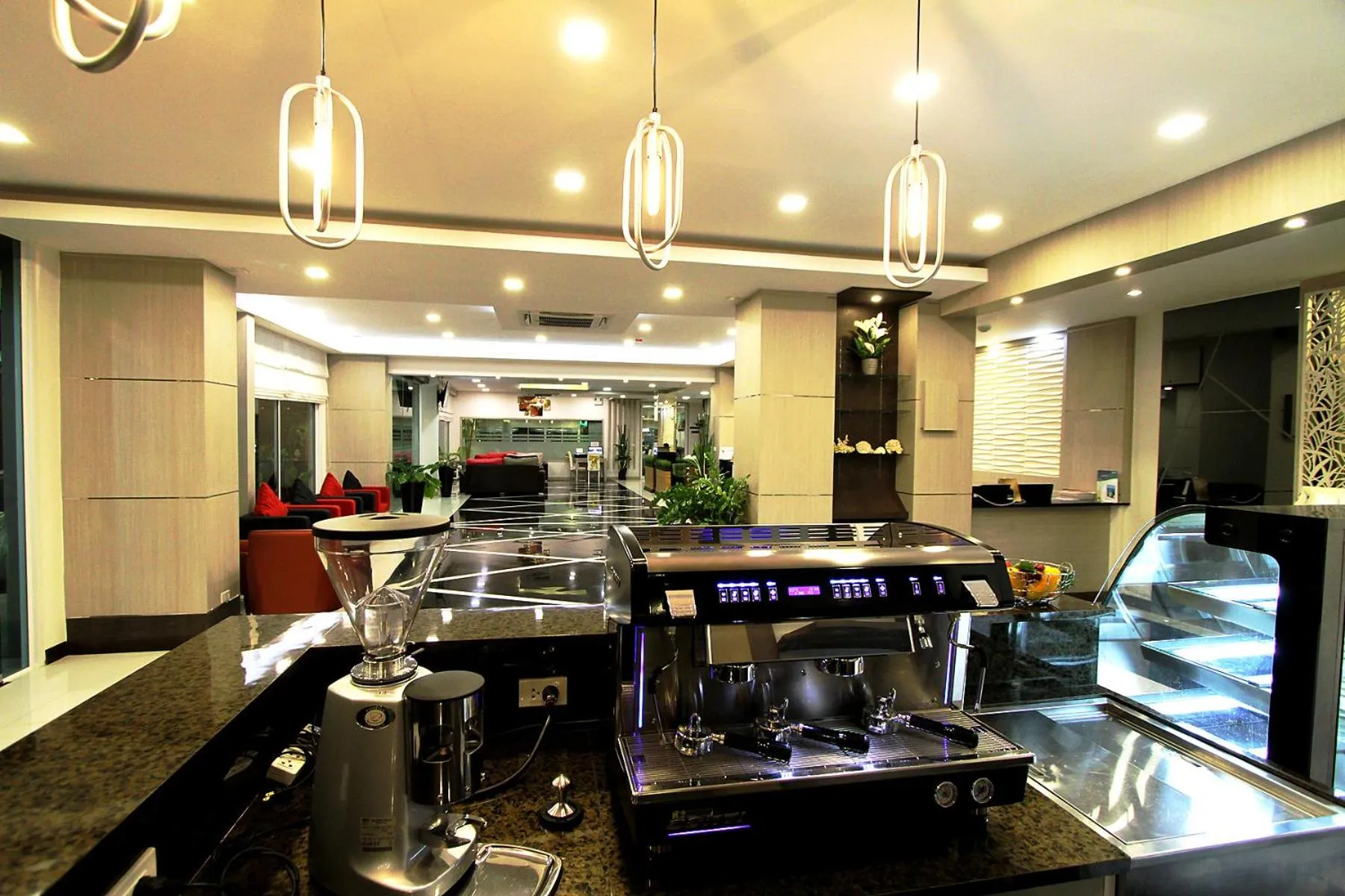 Restaurant/places to eat in The Contrast i Hotel