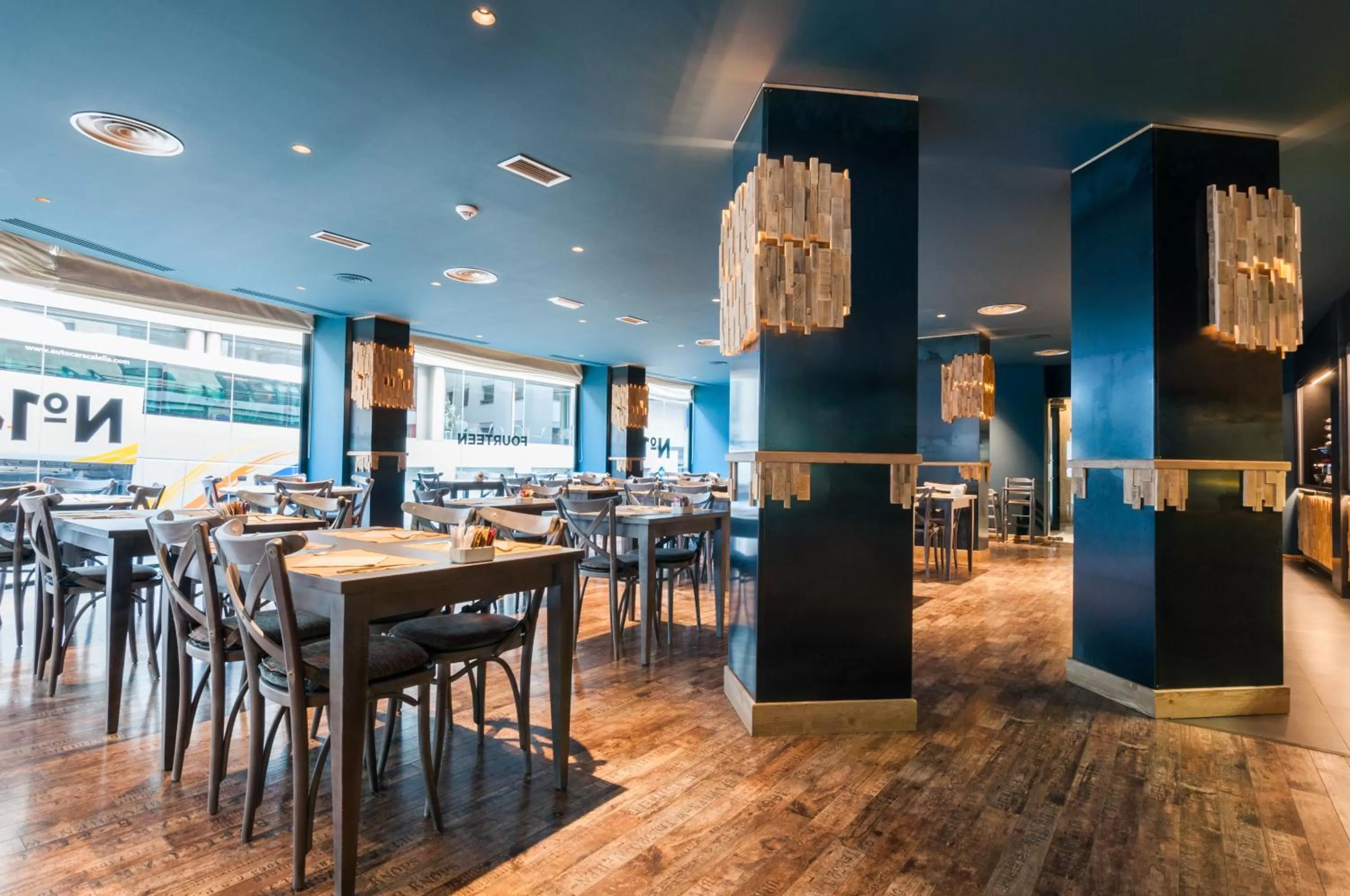 Restaurant/places to eat in Exe Prisma