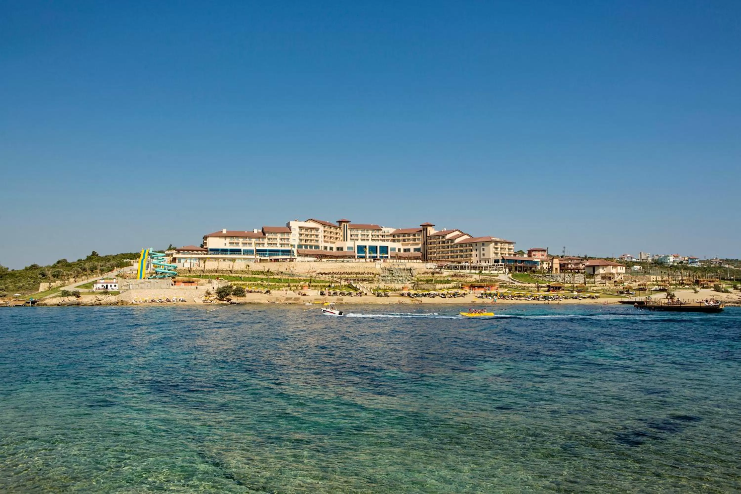 Facade/entrance in Royal Teos Thermal Resort Clinic & Spa - Halal Hotel