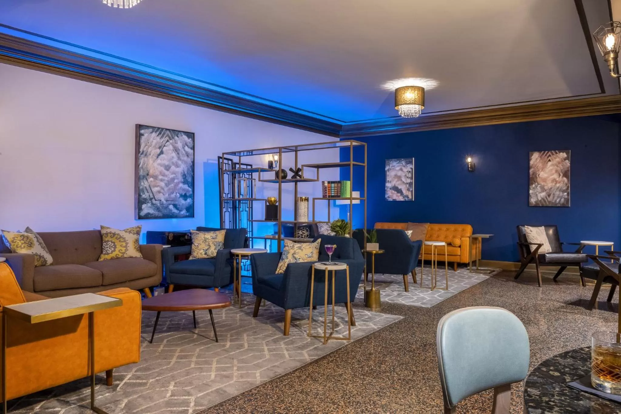 Lounge or bar in voco The Tiger Hotel, Columbia, MO by IHG