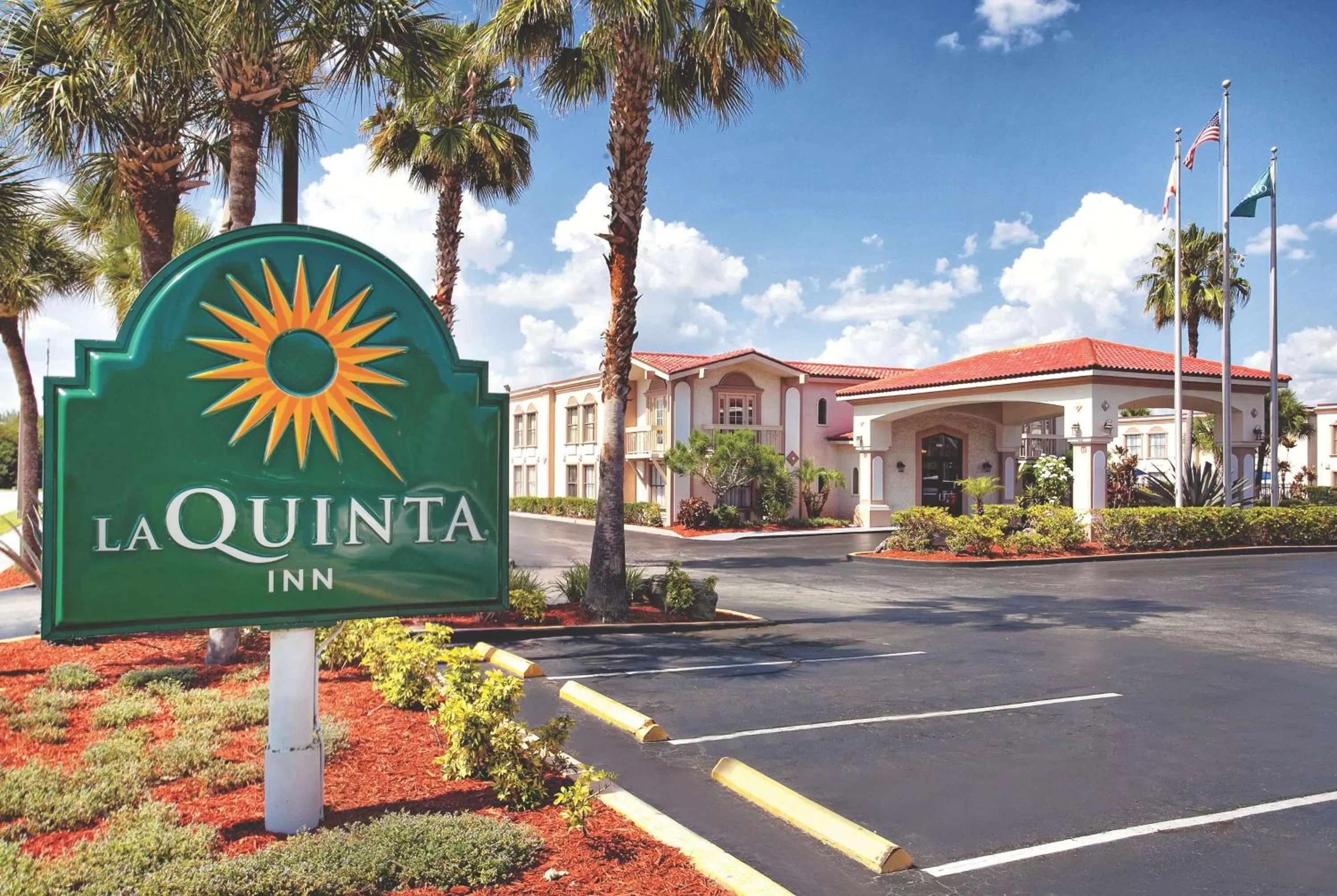 Property building in La Quinta Inn by Wyndham Orlando International Drive North