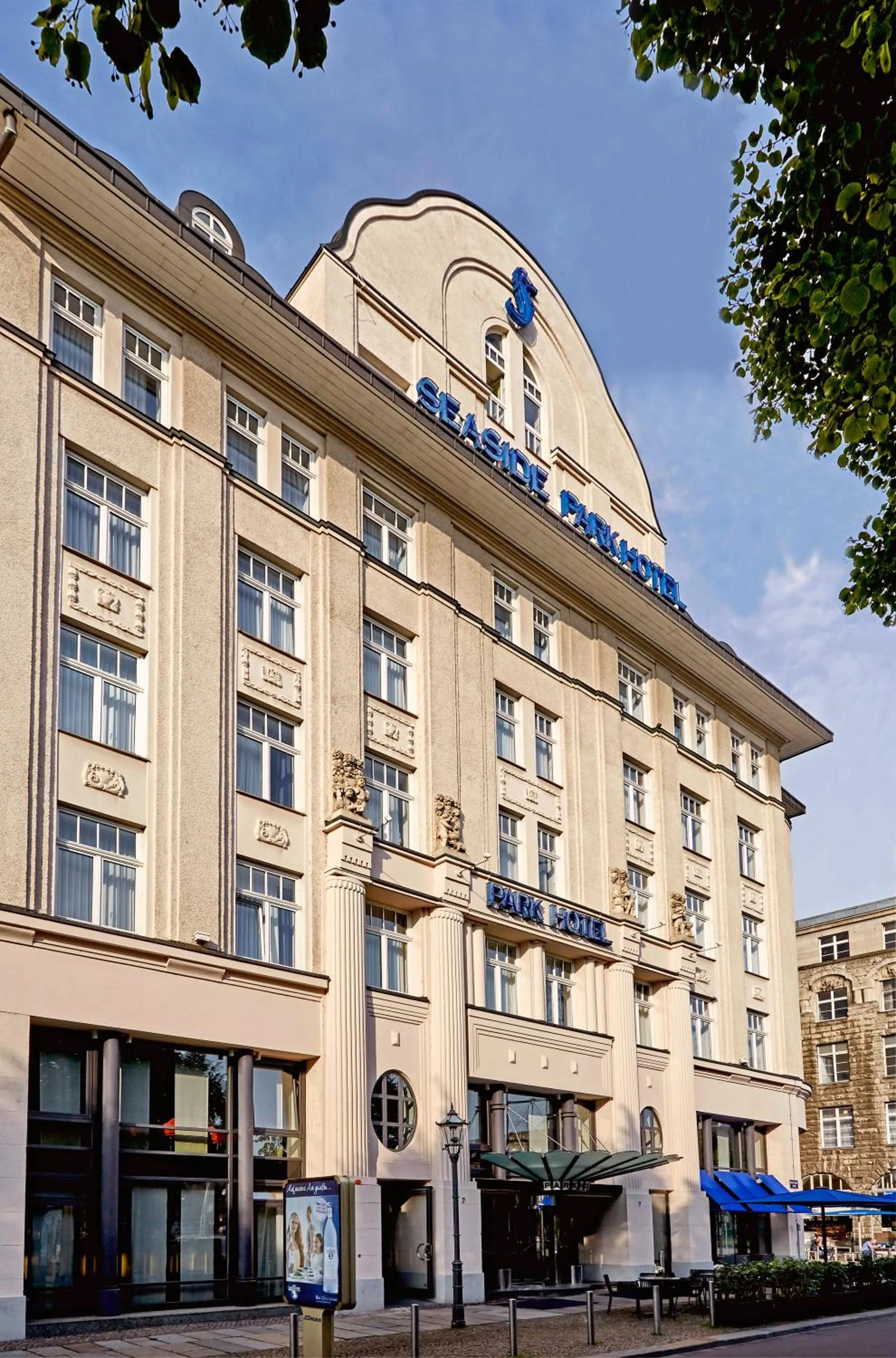 Facade/entrance in Seaside Park Hotel Leipzig