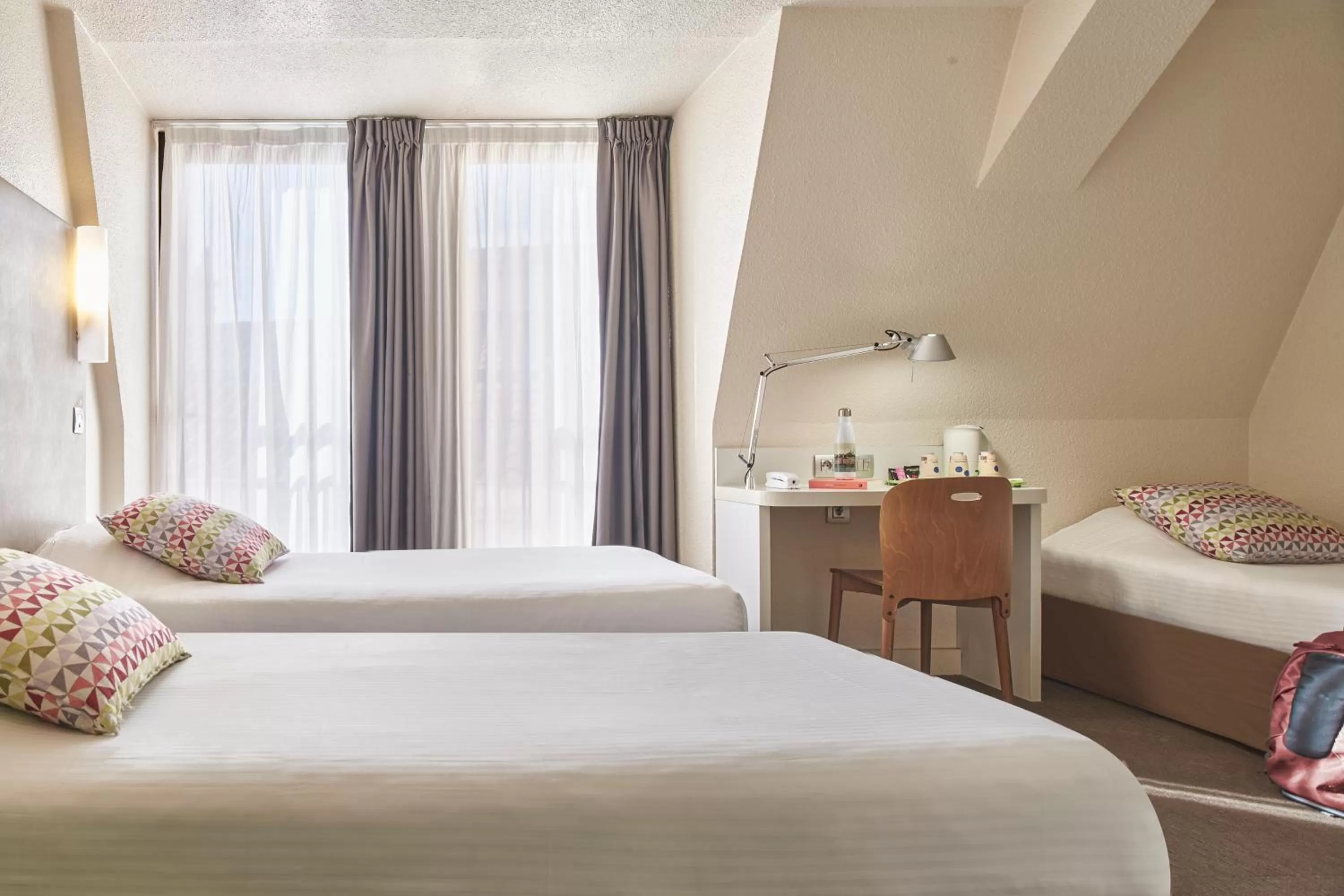 Bed in Campanile Lyon Centre - Berges du Rhône