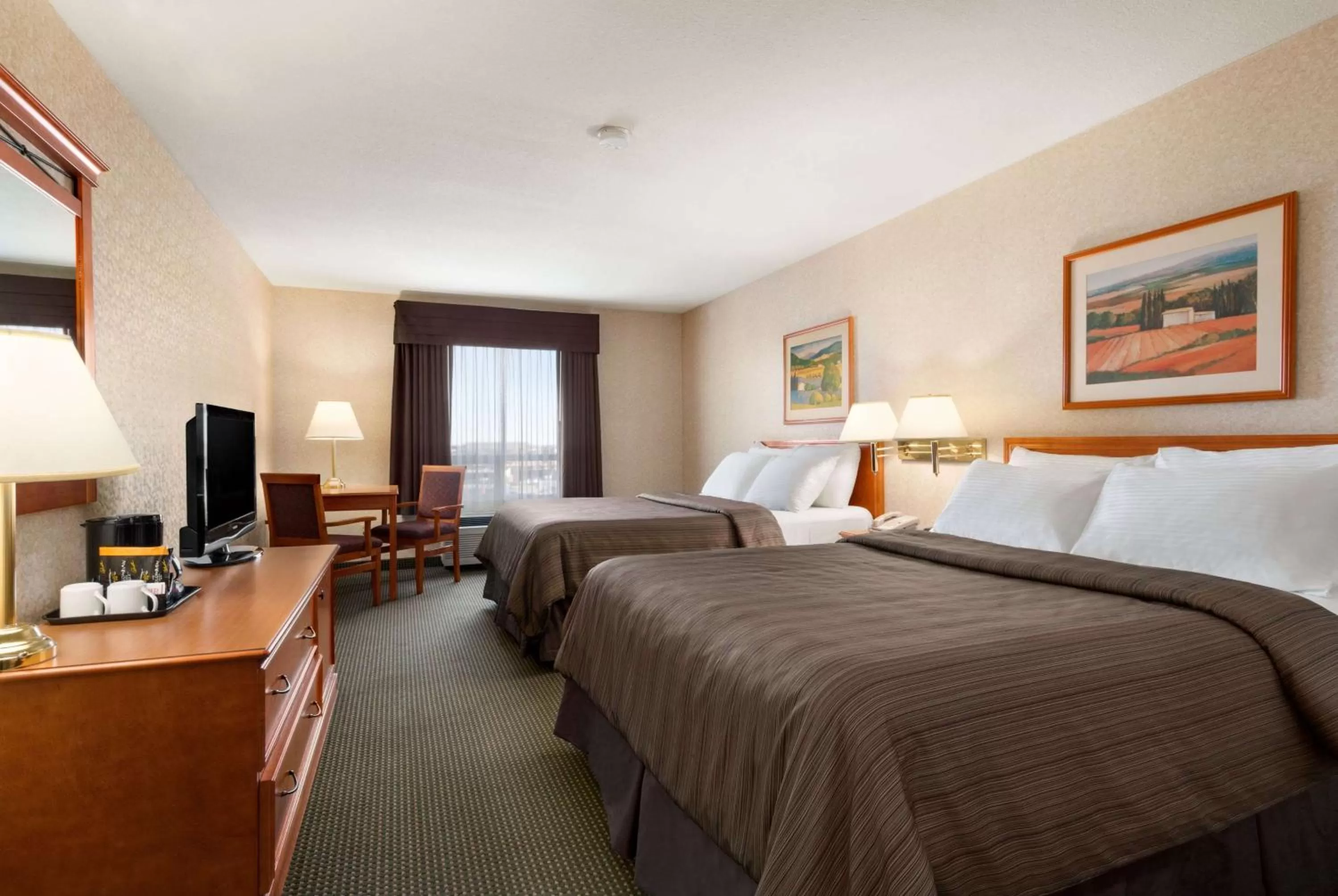Photo of the whole room, Bed in Days Inn by Wyndham Saskatoon