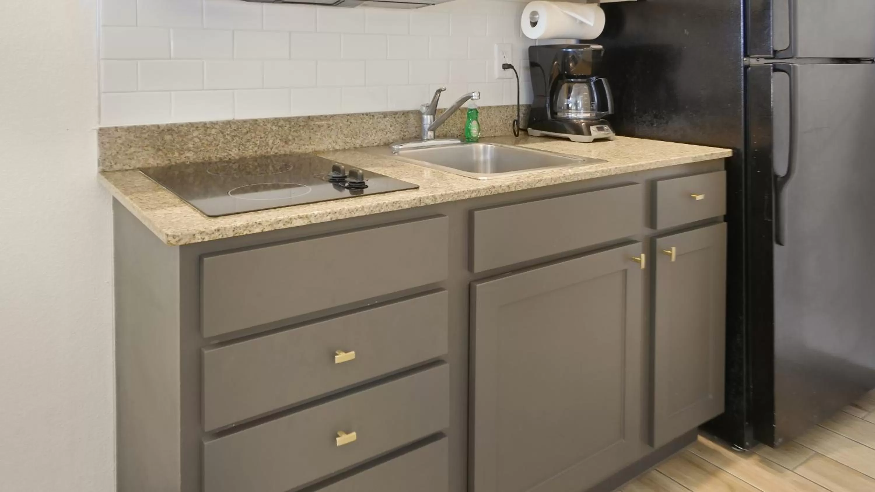 Kitchen or kitchenette in Bilmar Beach Resort