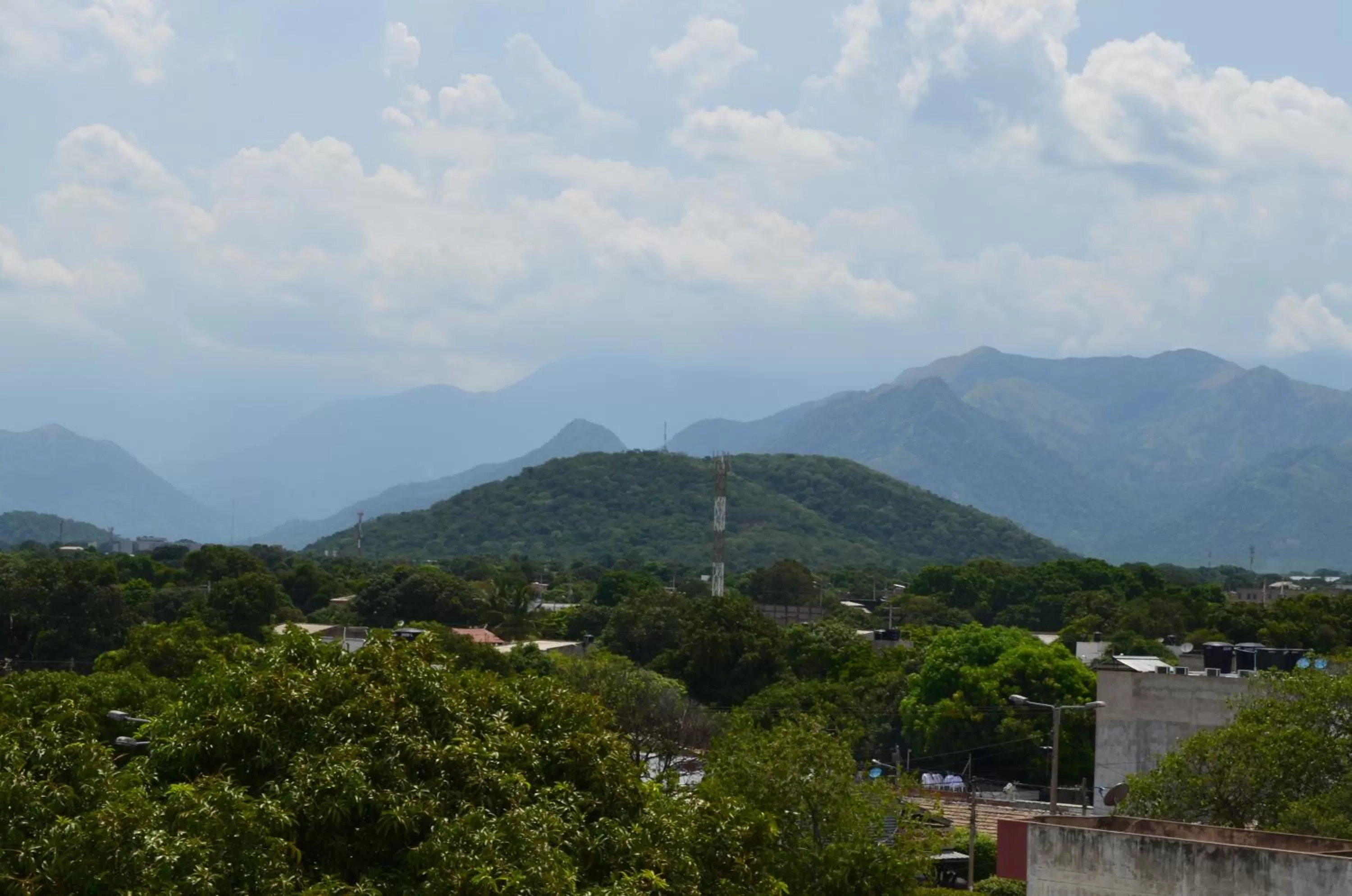 Natural landscape, Mountain View in Hotel Ucla Center
