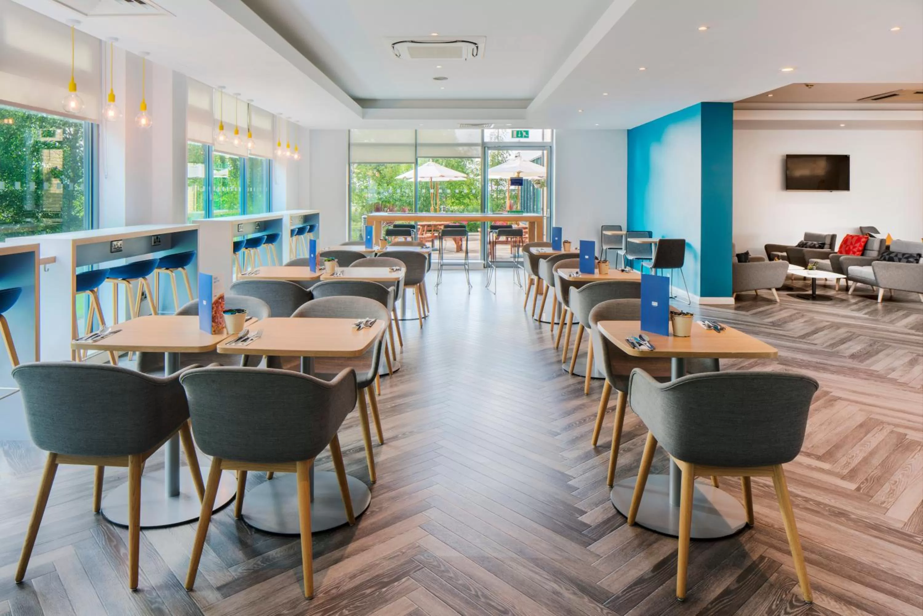 Restaurant/places to eat in Holiday Inn Express Doncaster by IHG