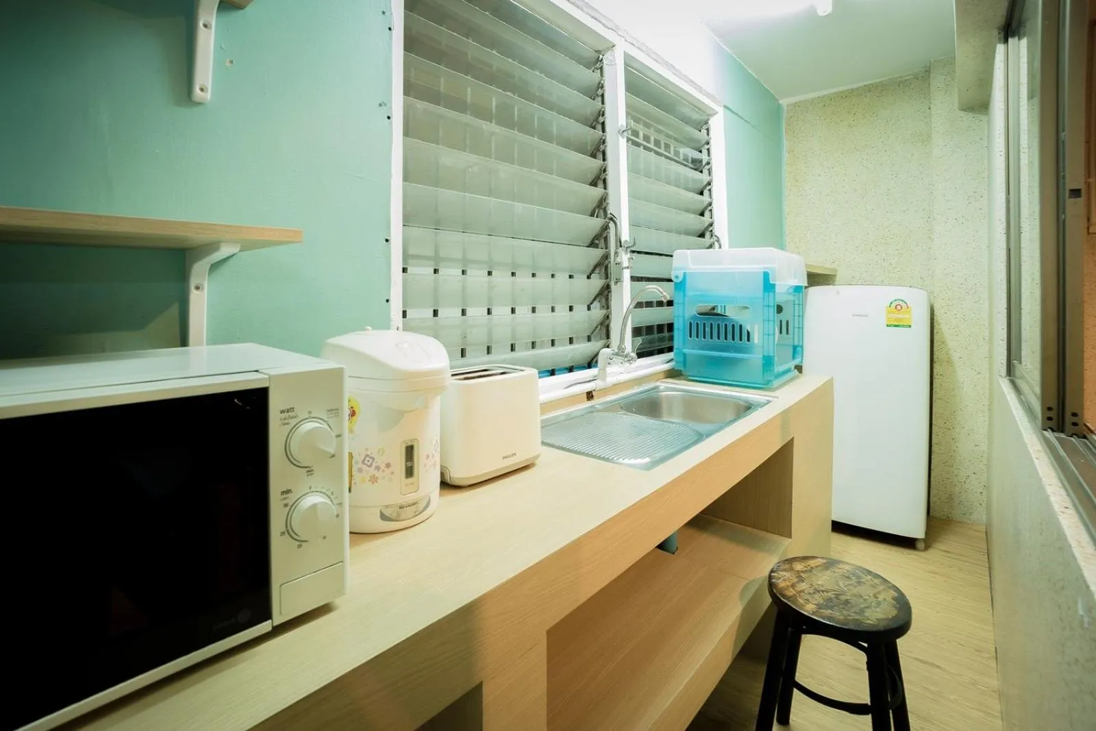 Kitchen or kitchenette in Mind Day Hostel Khaosan