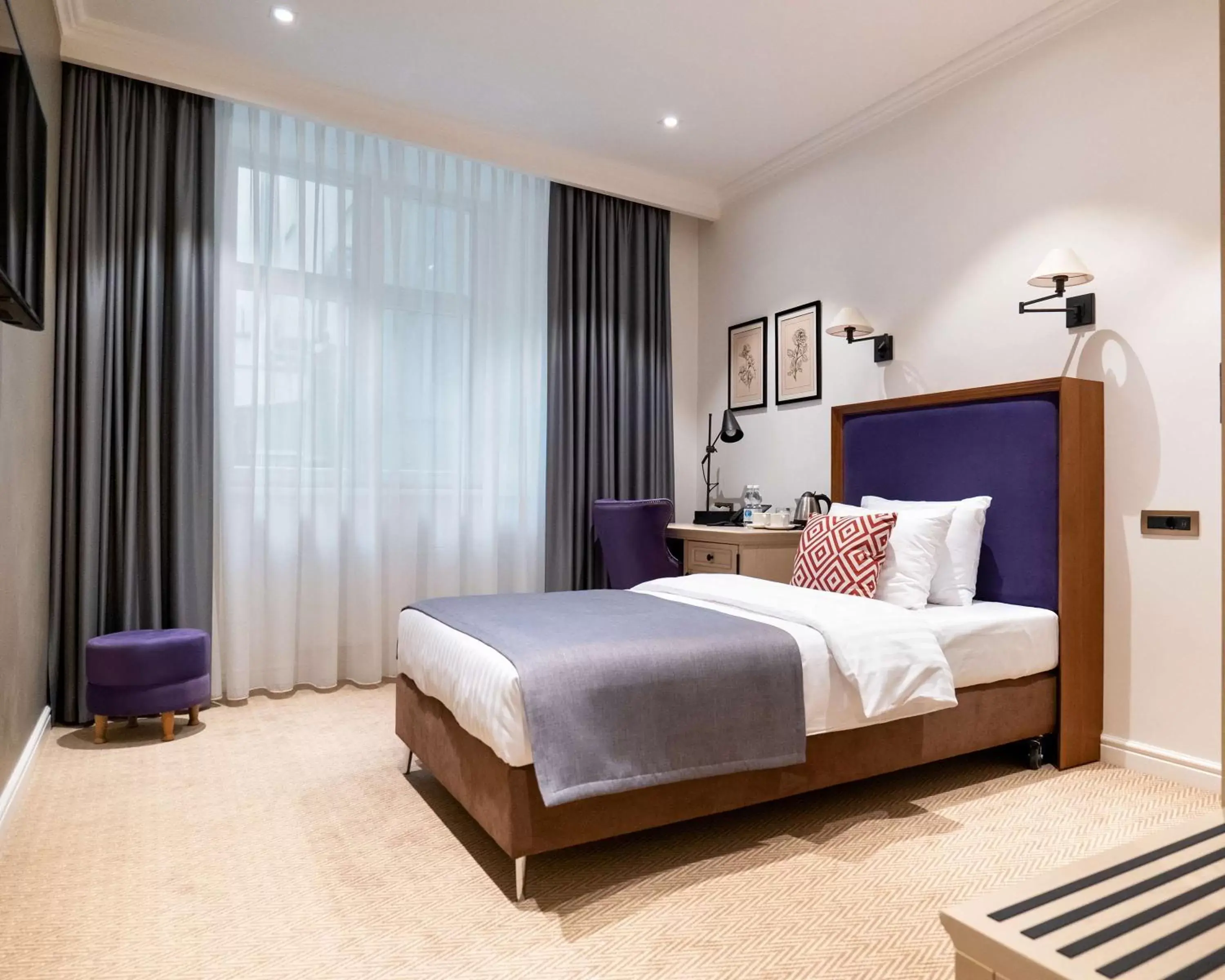 Single Room for people with reduced mobility - single occupancy in Best Western Plus Market Square Lviv Single Room for people with reduced mobility - single occupancy in Best Western Plus Market Square Lviv