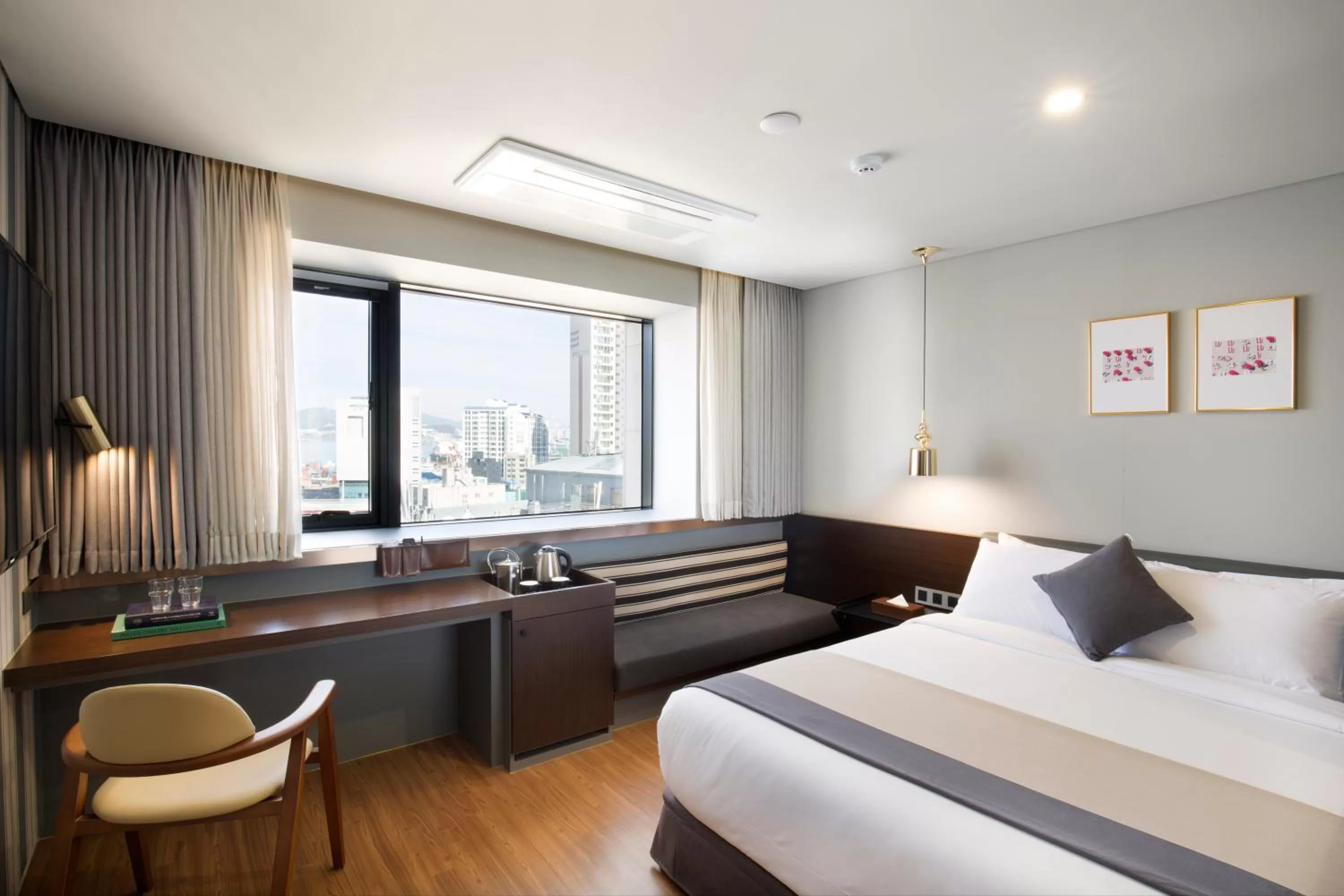 Bed in Bay Hound Hotel