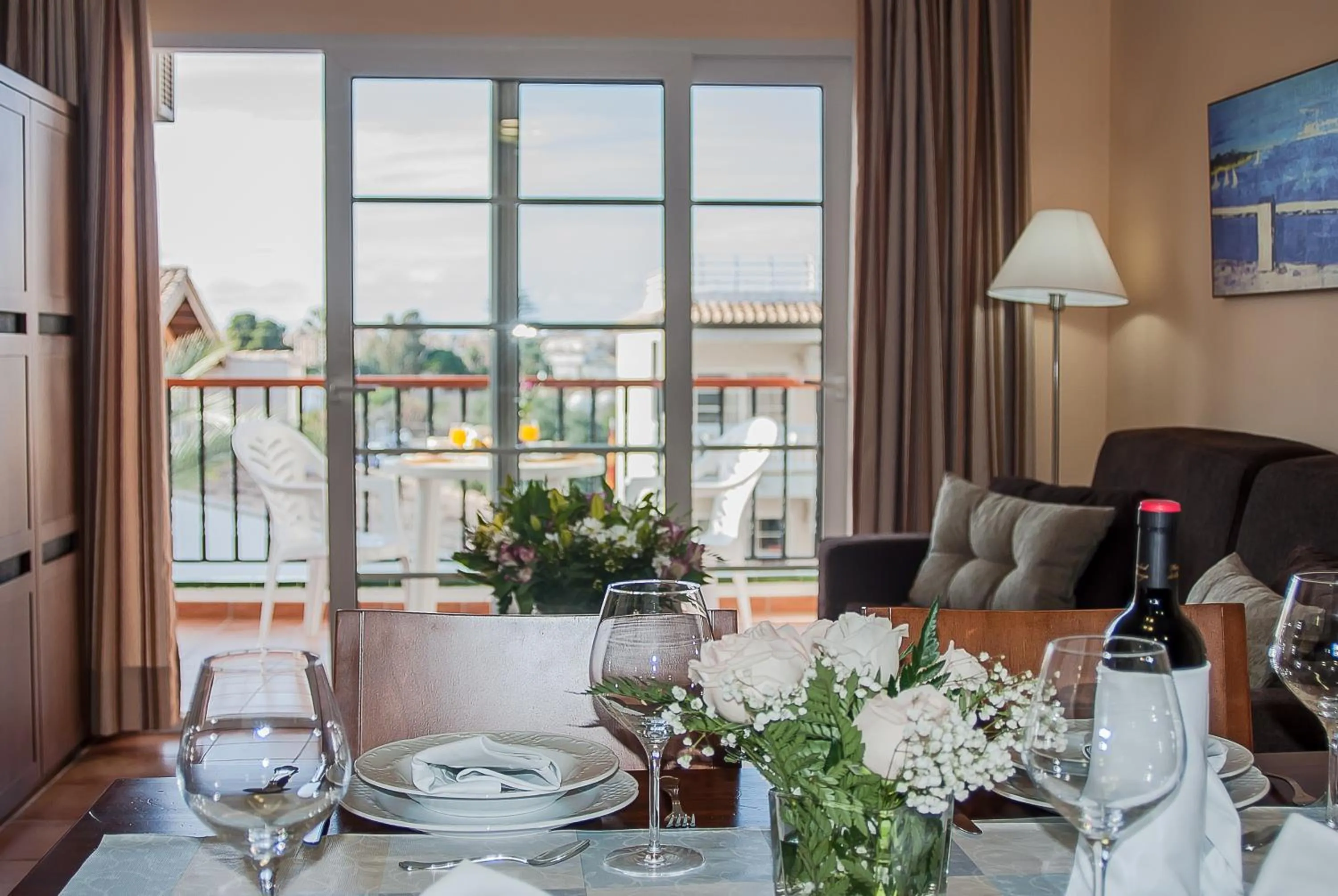 Dining area in Ona Ogisaka Garden