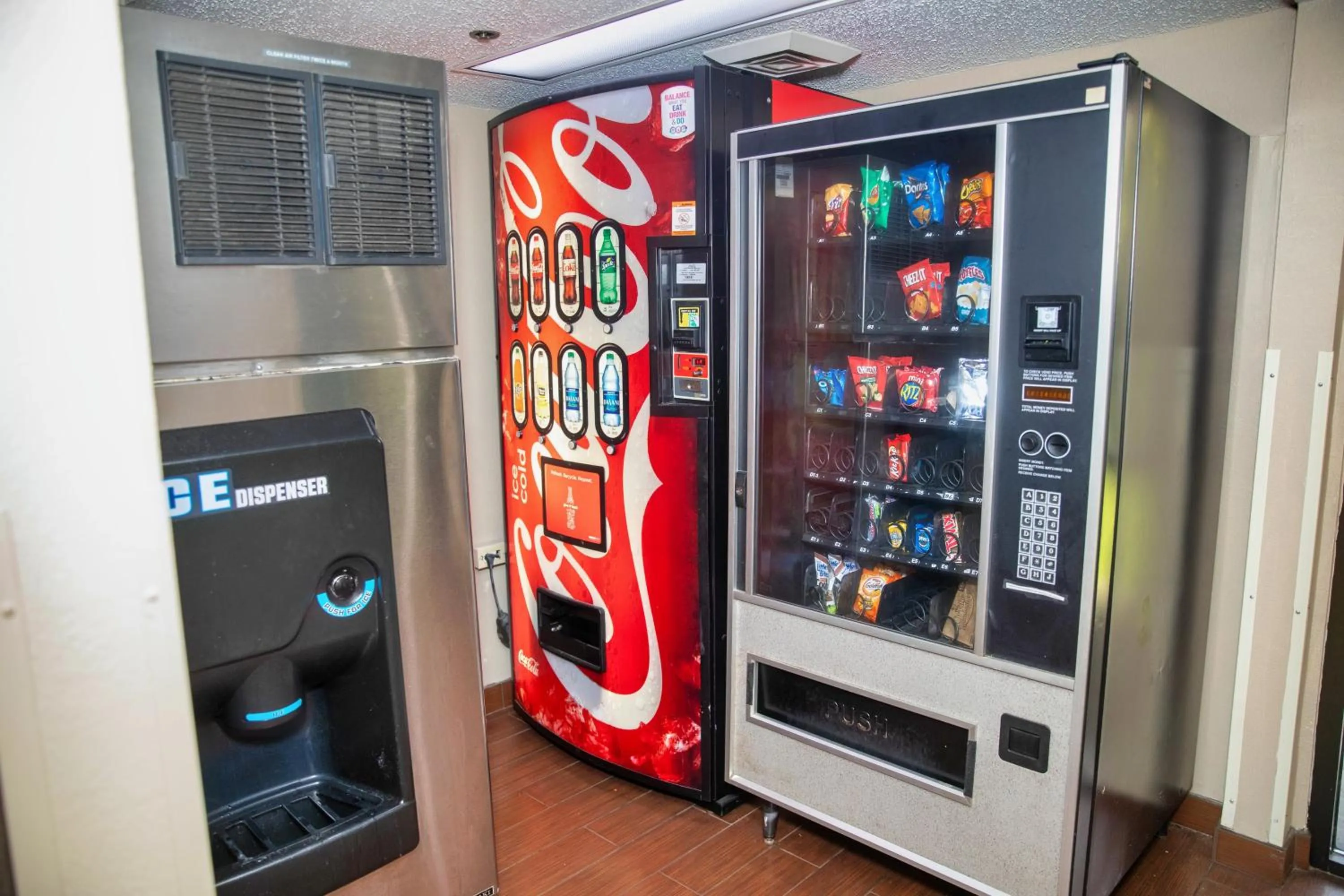 On-site shops in Sleep Inn Savannah Gateway I-95