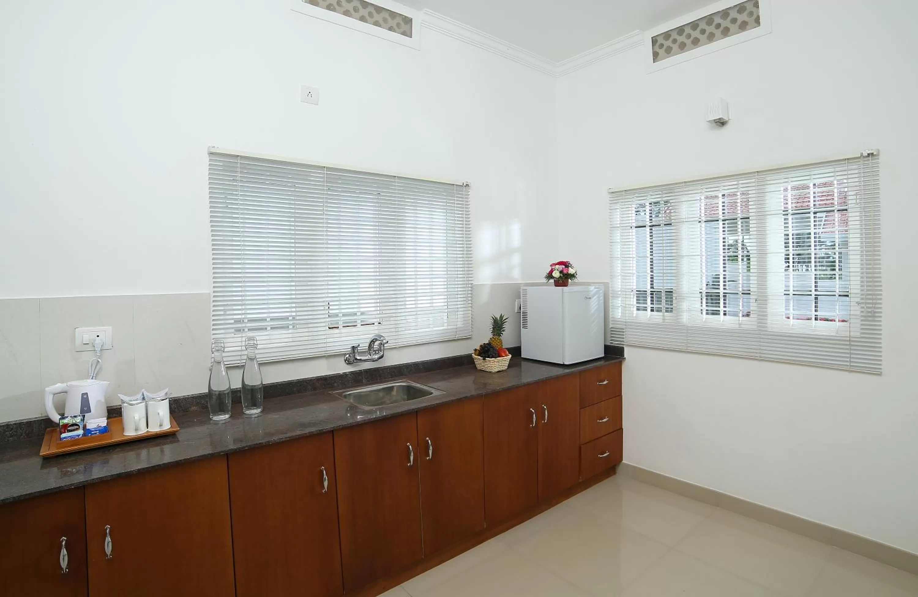 TV and multimedia in The Fog Munnar (Resort & Spa)