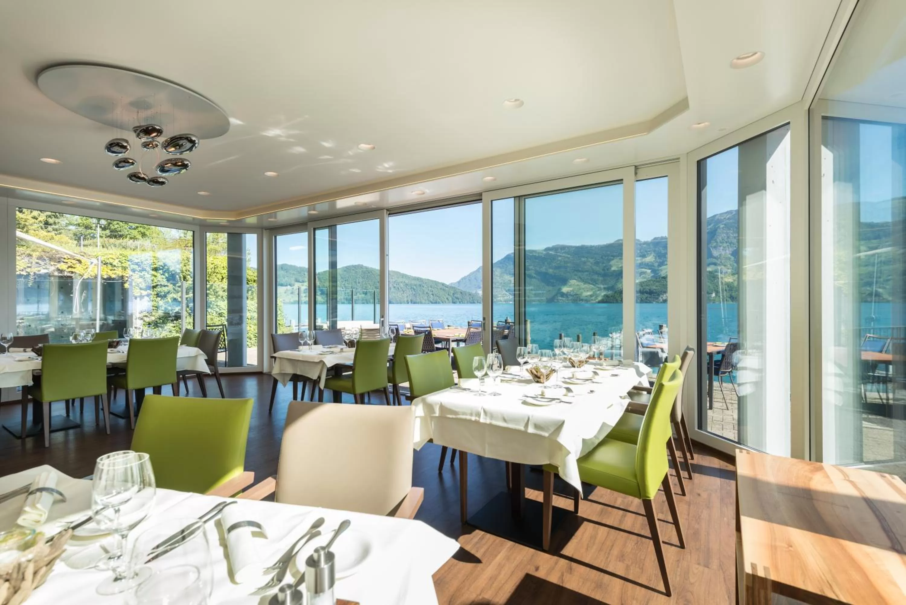 Restaurant/places to eat in Hotel Nidwaldnerhof direkt am See