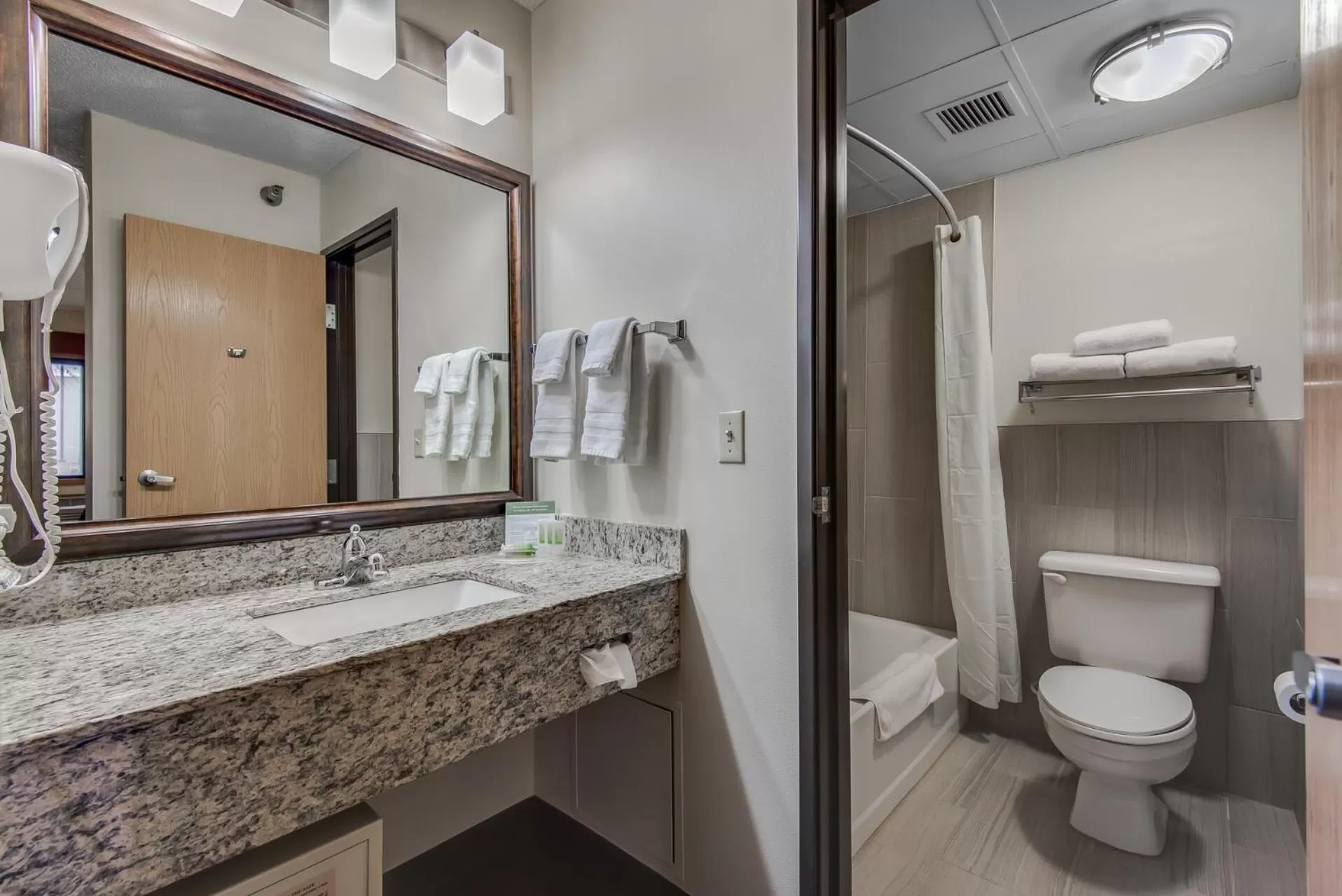 AmericInn by Wyndham Coon Rapids