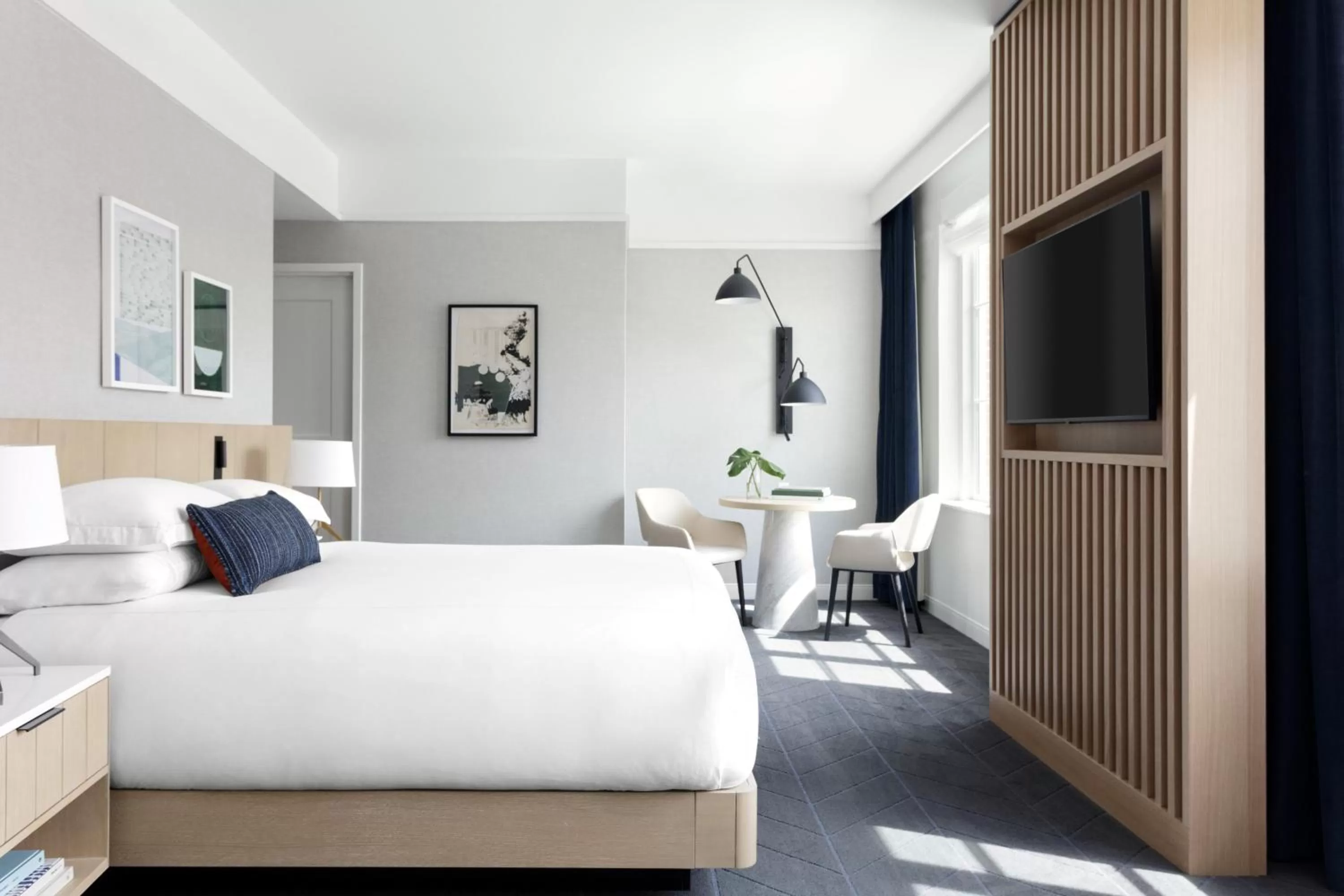 Bedroom, Bed in Kimpton - The Forum Hotel by IHG