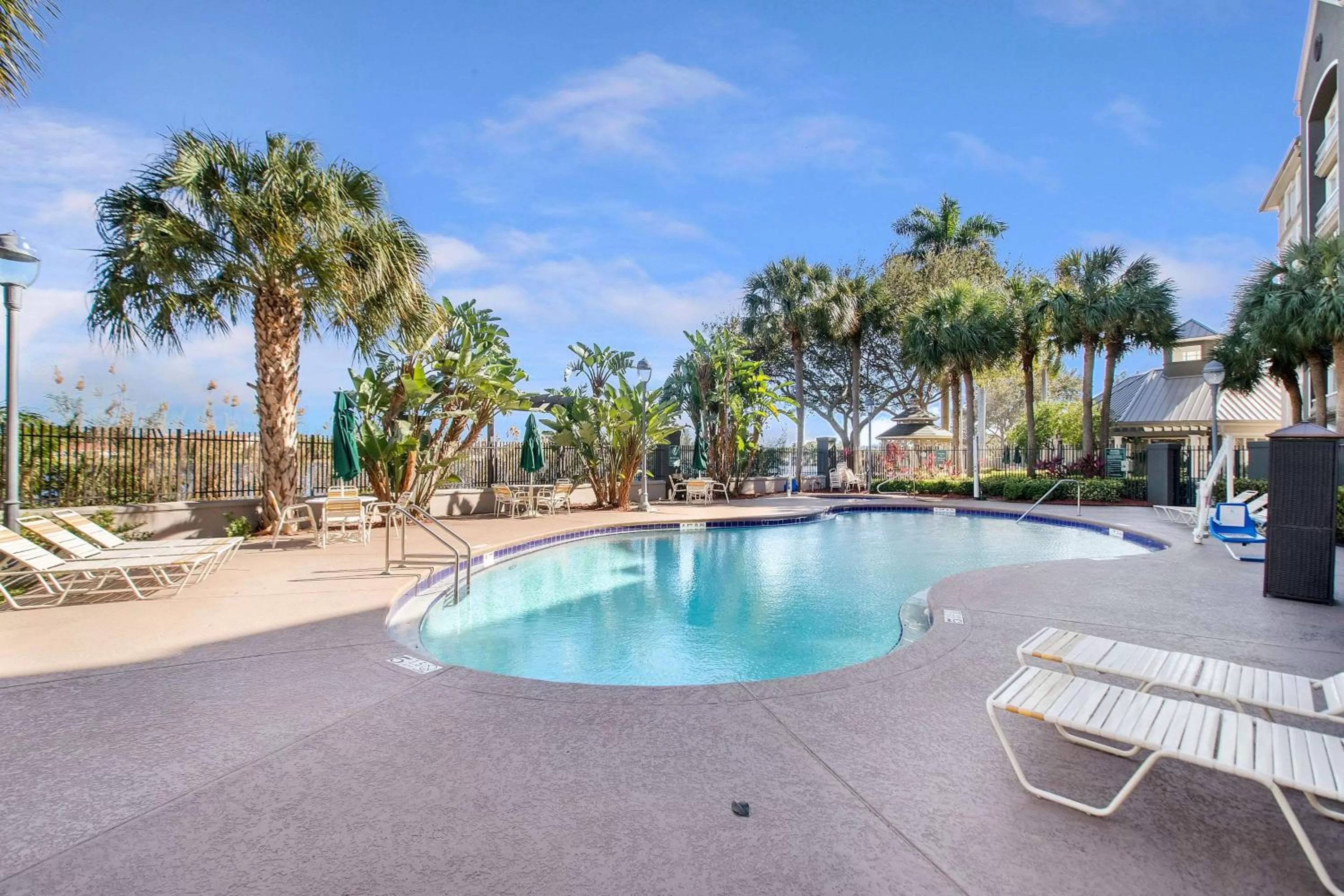 Pool view in La Quinta by Wyndham Ft. Lauderdale Airport