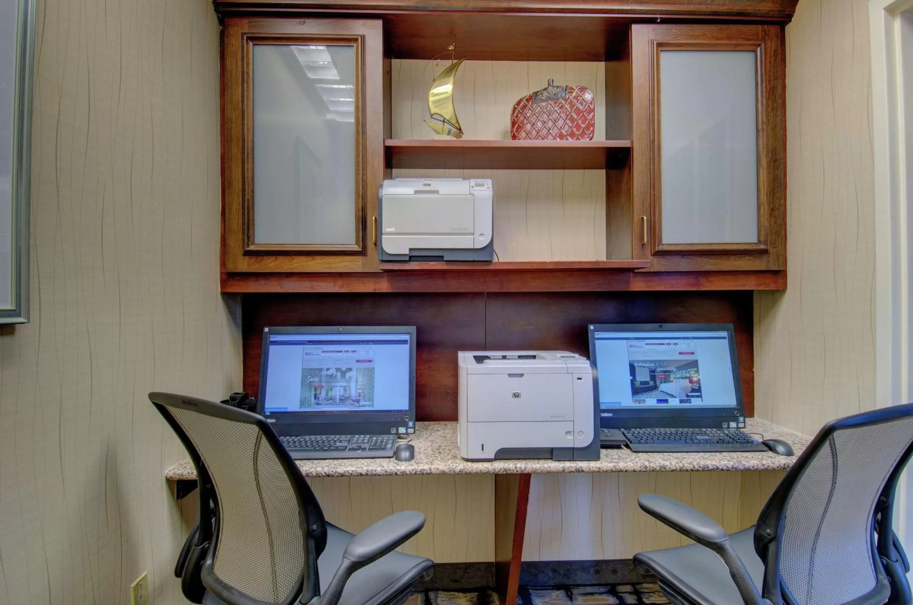 Business facilities in Hilton Garden Inn Norwalk