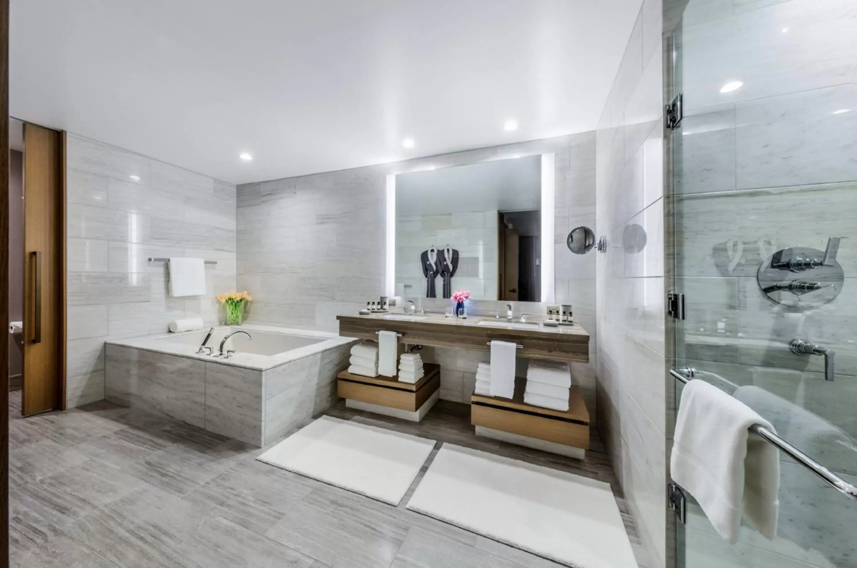 One-Bedroom Suite with City View in InterContinental - Los Angeles Downtown by IHG One-Bedroom Suite with City View in InterContinental - Los Angeles Downtown by IHG