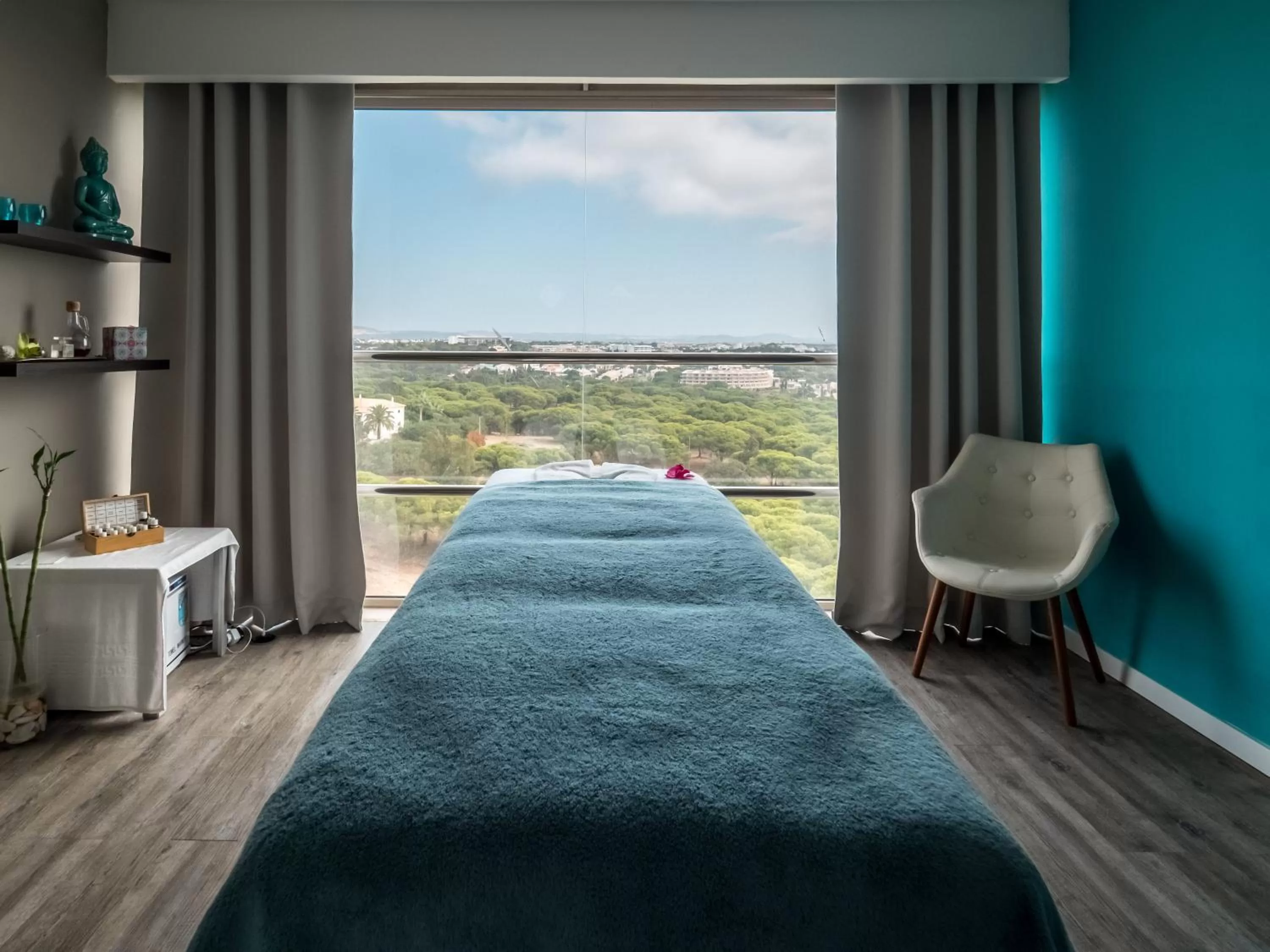 Massage, Bed in Aqua Pedra Dos Bicos Design Beach Hotel - Adults Friendly