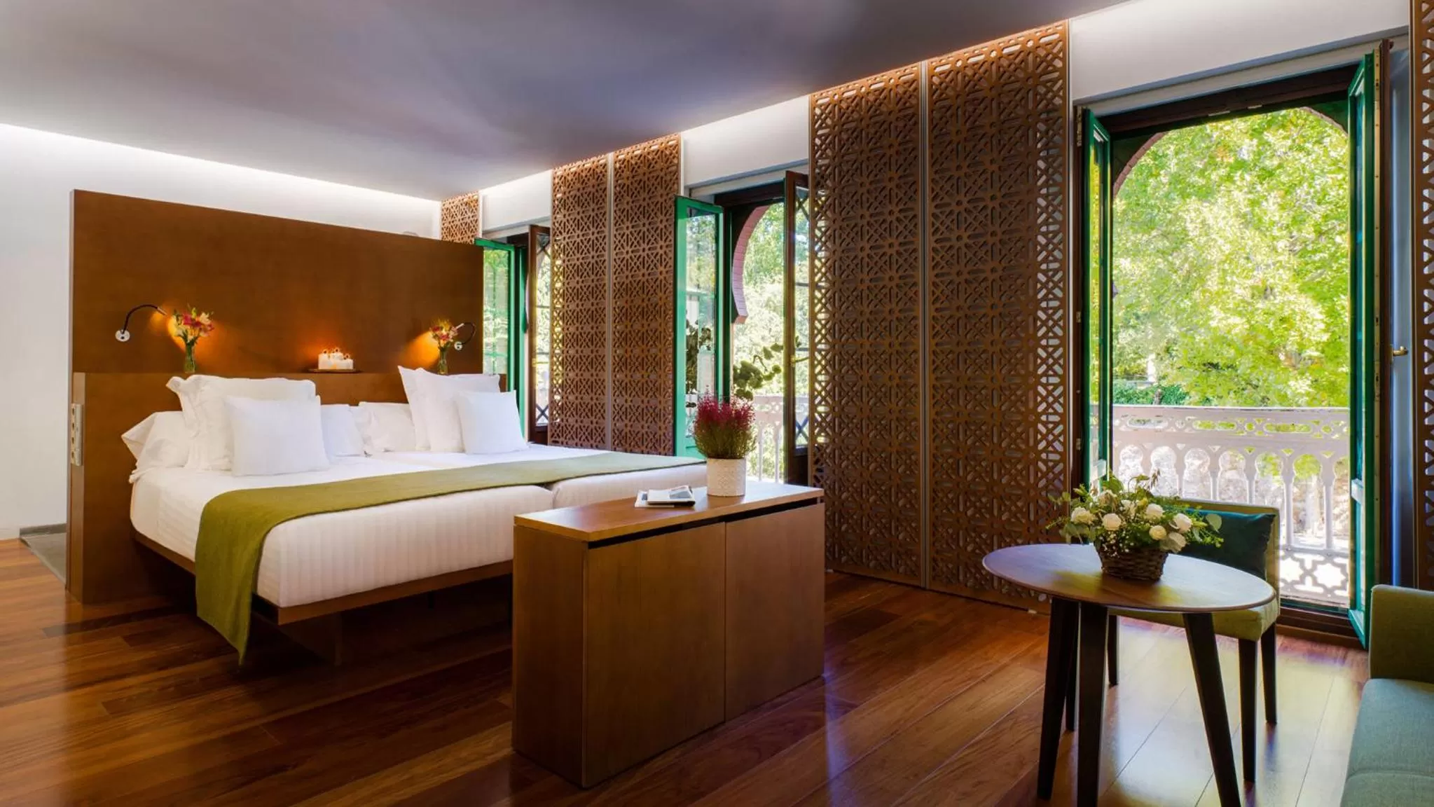 Deluxe Twin Room in Alhambra Palace Hotel