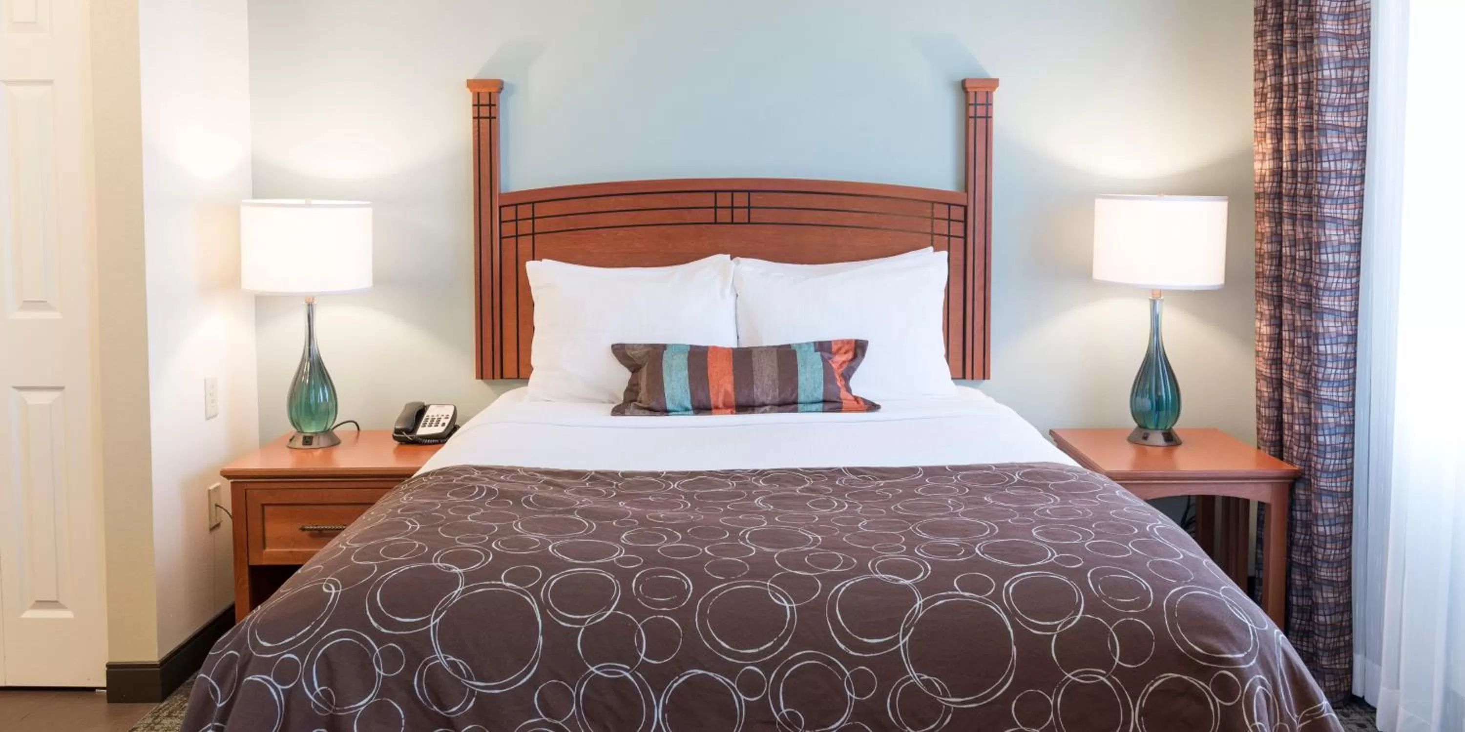 Photo of the whole room, Bed in Staybridge Suites Fargo by IHG