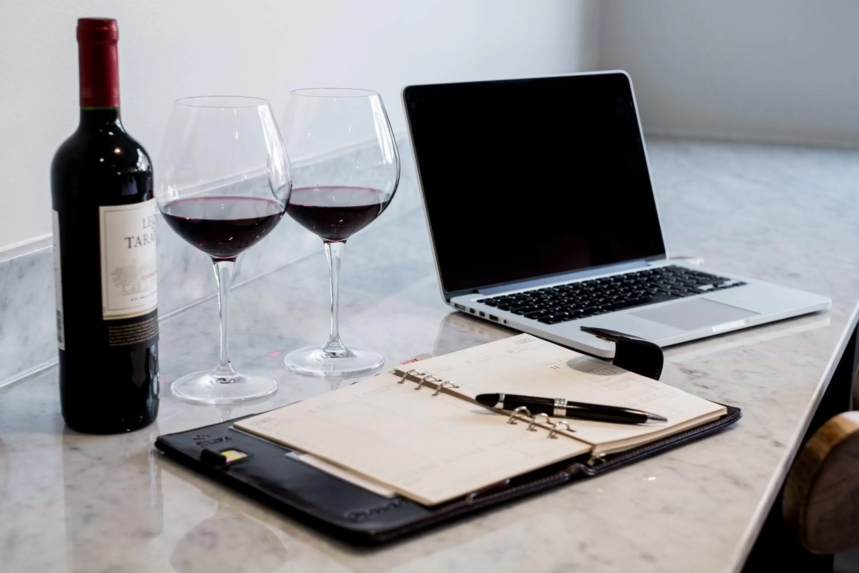 Decorative detail in Apart Hotel B