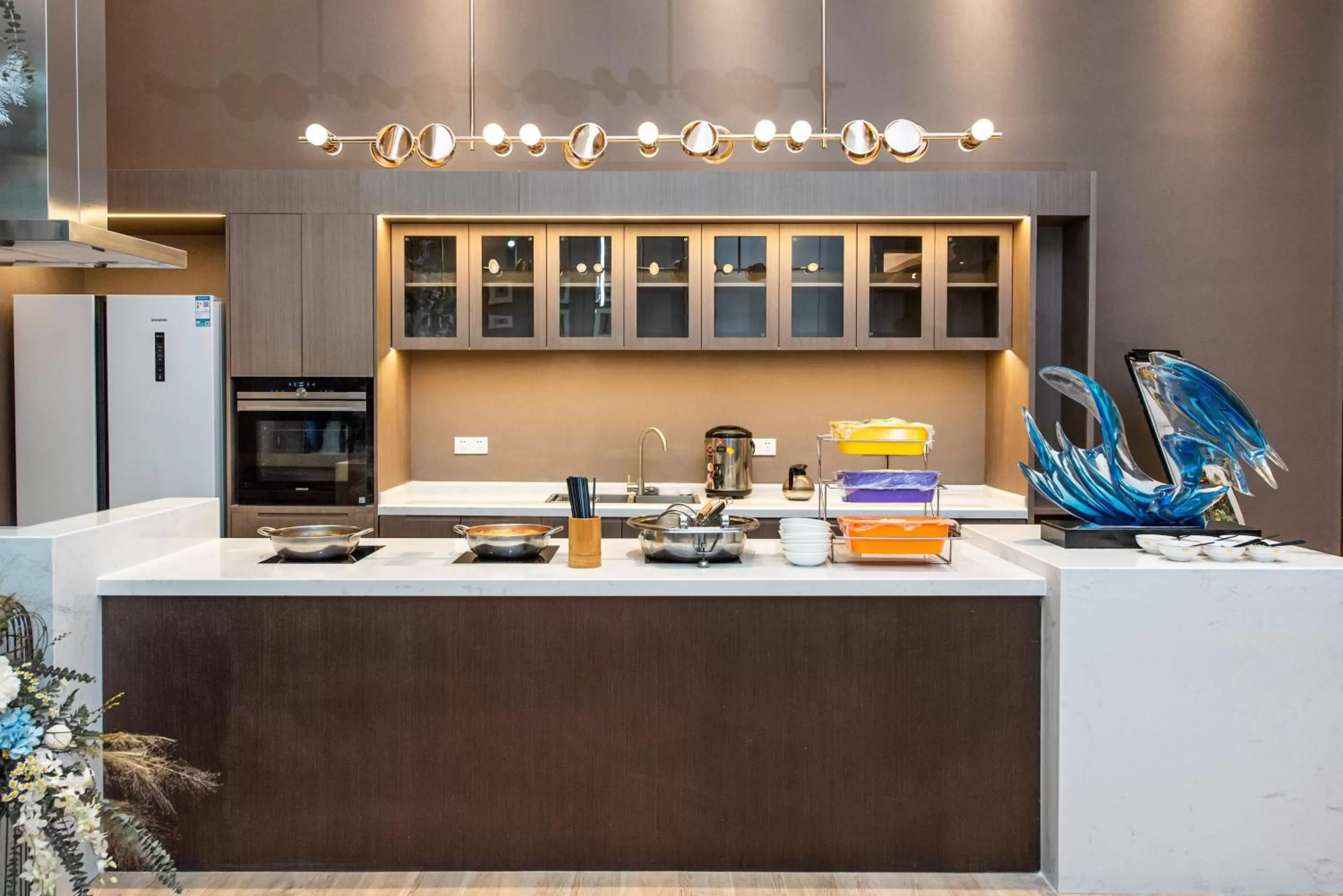 Restaurant/places to eat in Holiday Inn Wuhan Riverside by IHG