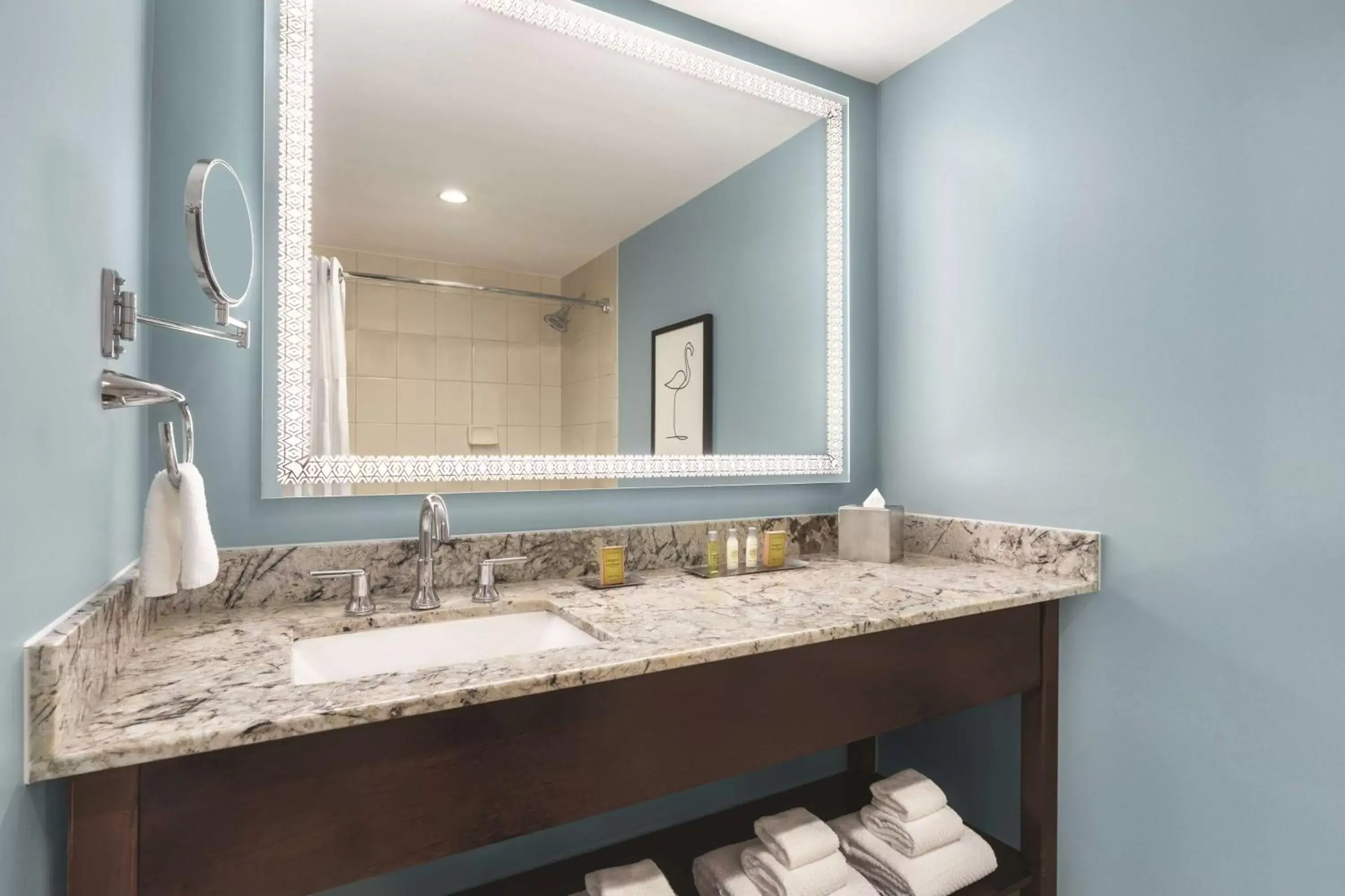 King Room in DoubleTree by Hilton Tampa Rocky Point Waterfront King Room in DoubleTree by Hilton Tampa Rocky Point Waterfront