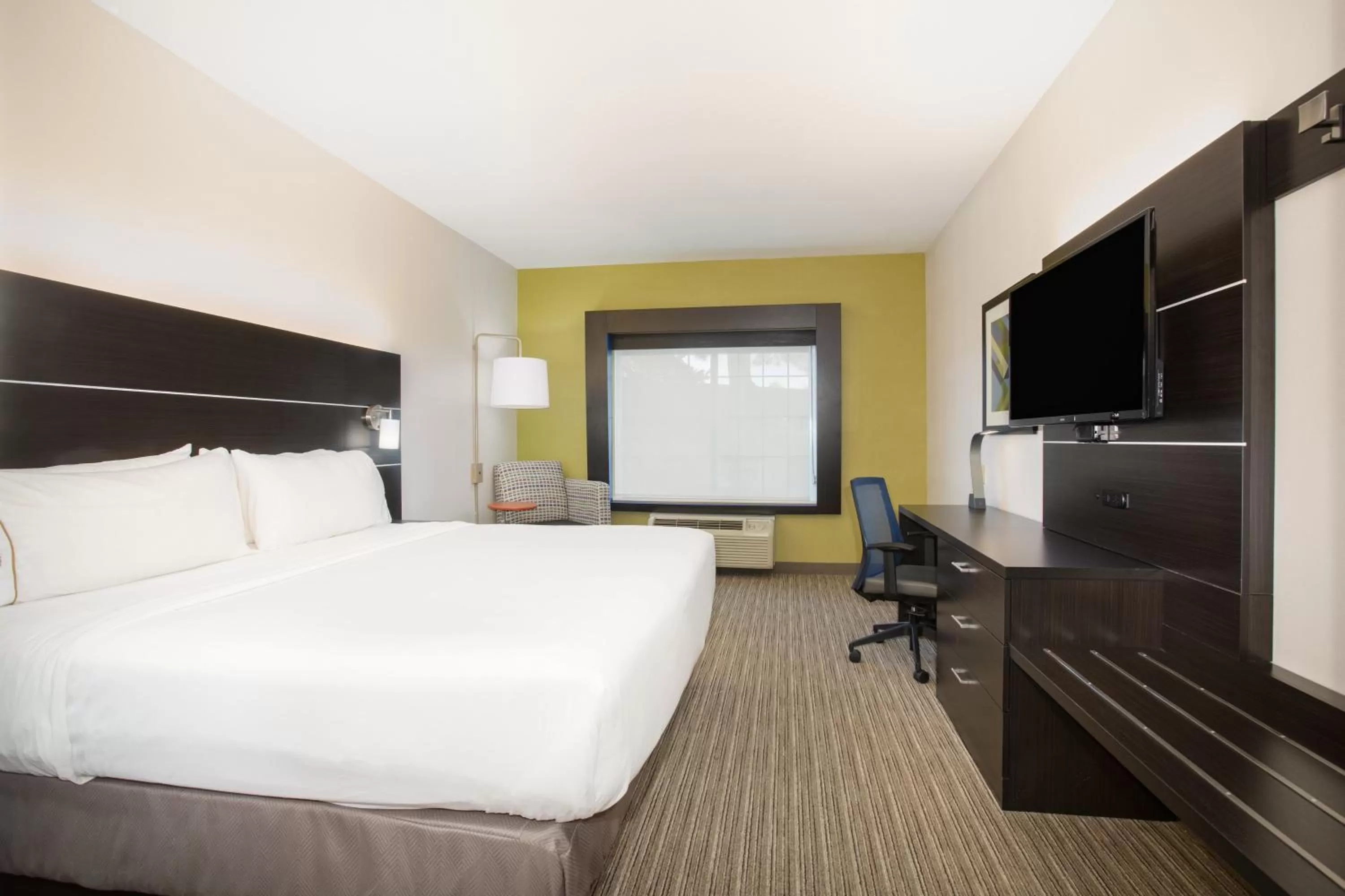 Photo of the whole room, Bed in Holiday Inn Express & Suites Ft Collins by IHG